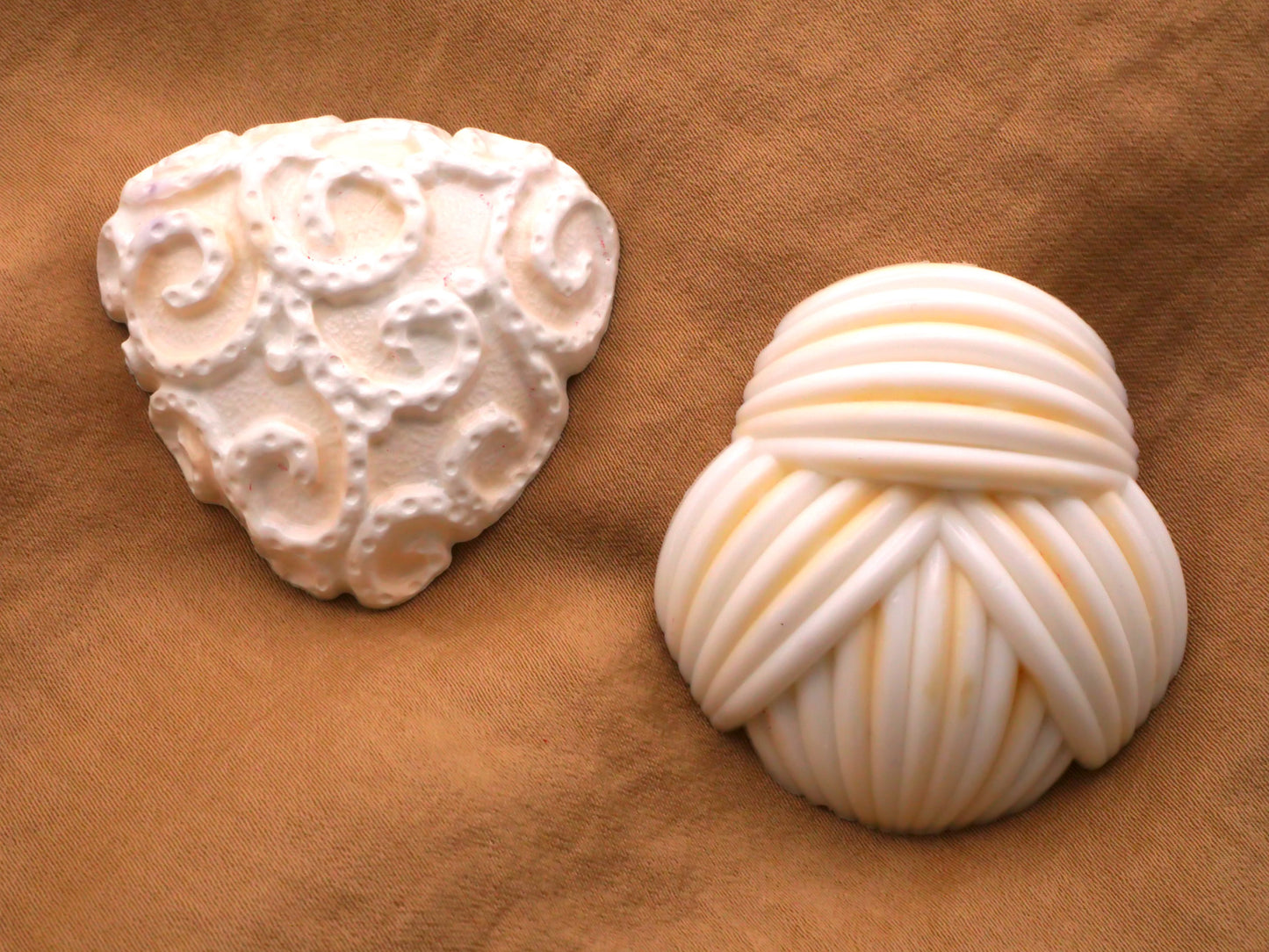 Abstract Creamsicle Vintage Plastic Button 38x42mm