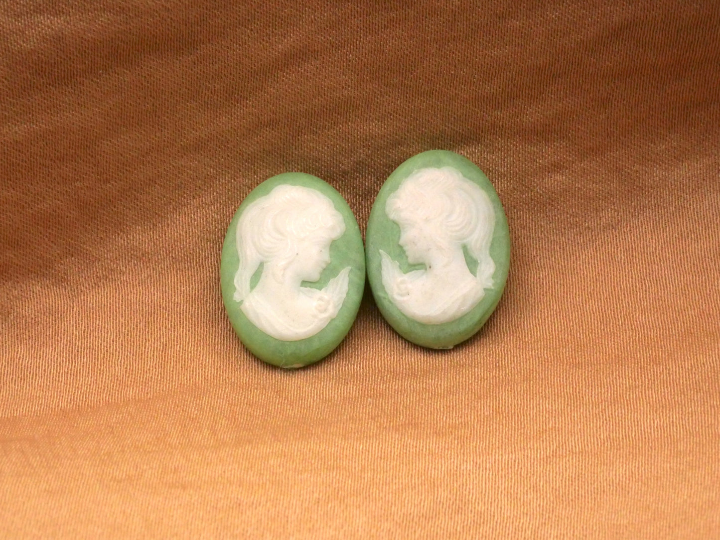 Cameo Lady Profile Green Coral Black Small Button Various 13x18mm