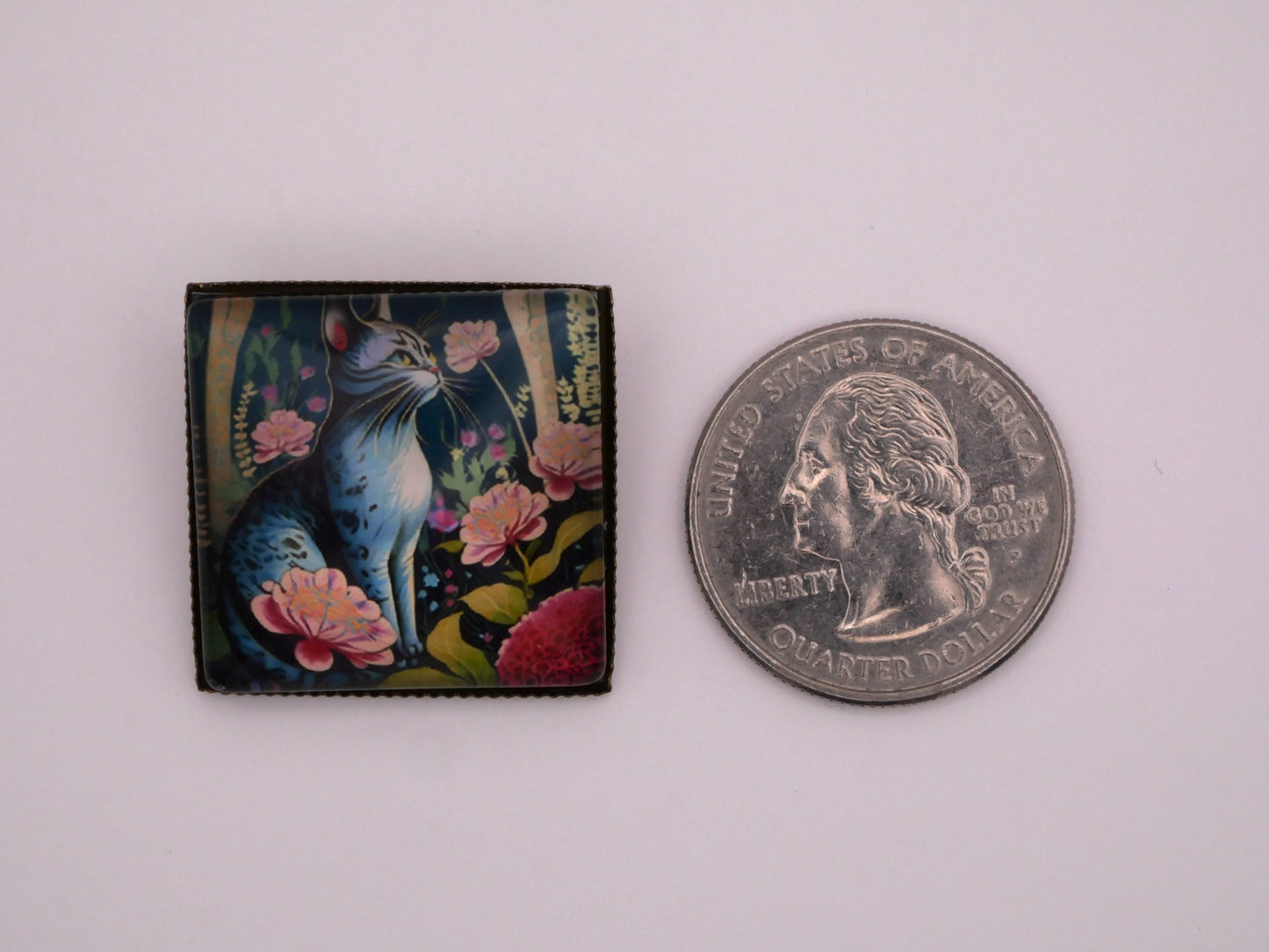Art Nouveau Cat and Flowers Glass Dome Button 26mm