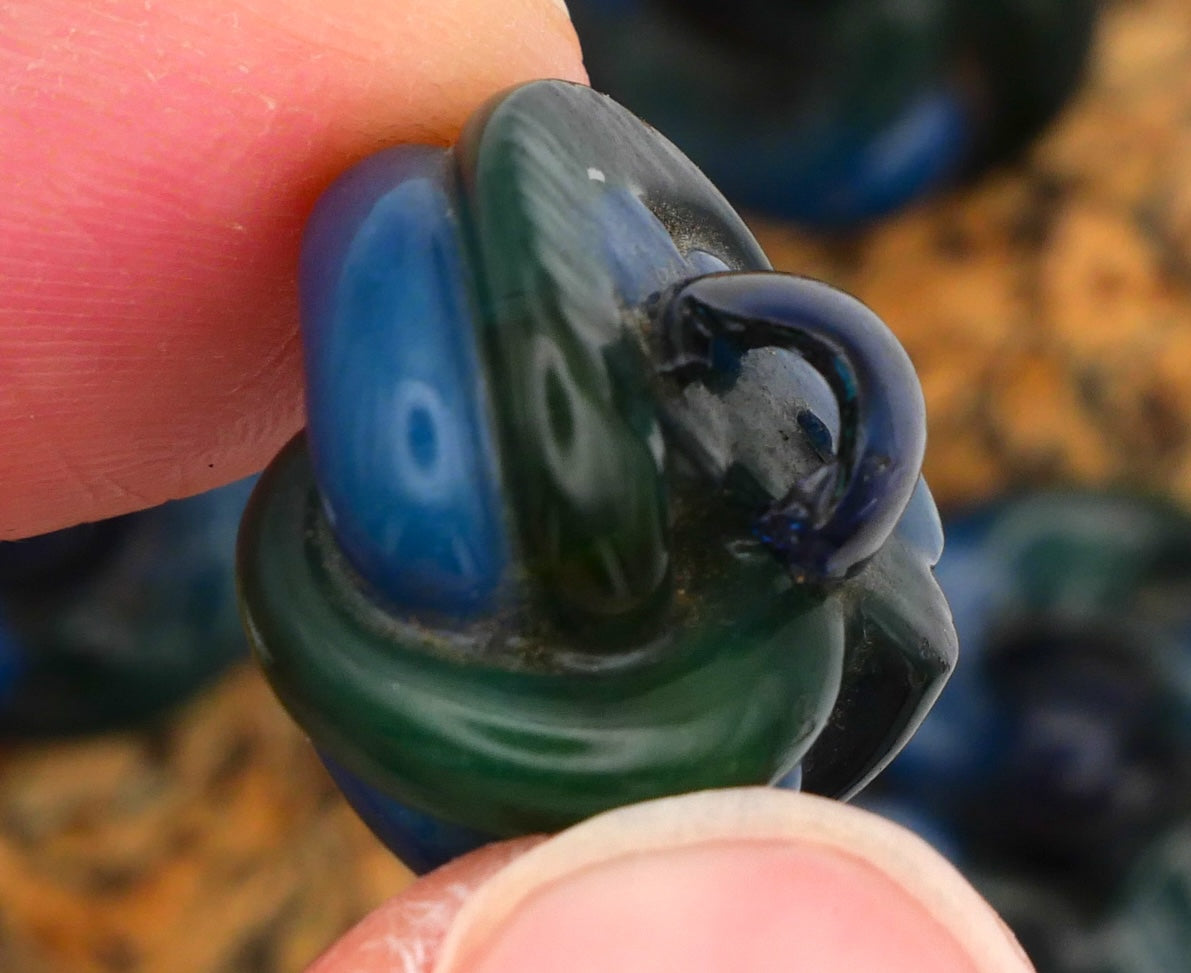 Extruded Celluloid Blue Green Triad Knots 18mm