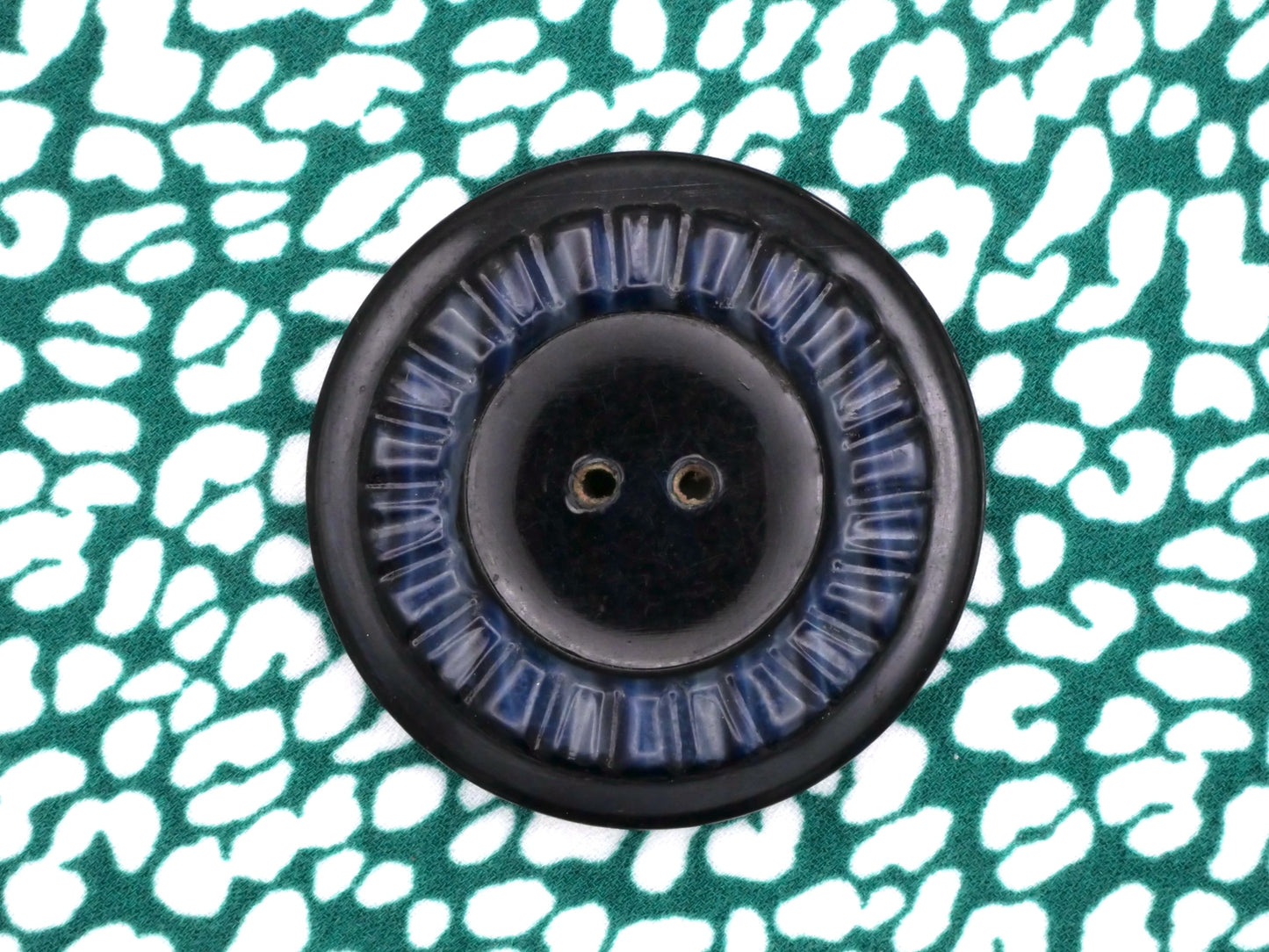 Celluloid Early Plastic Bubble Tight Top Navy Blue Set of Three Buttons 18-37mm