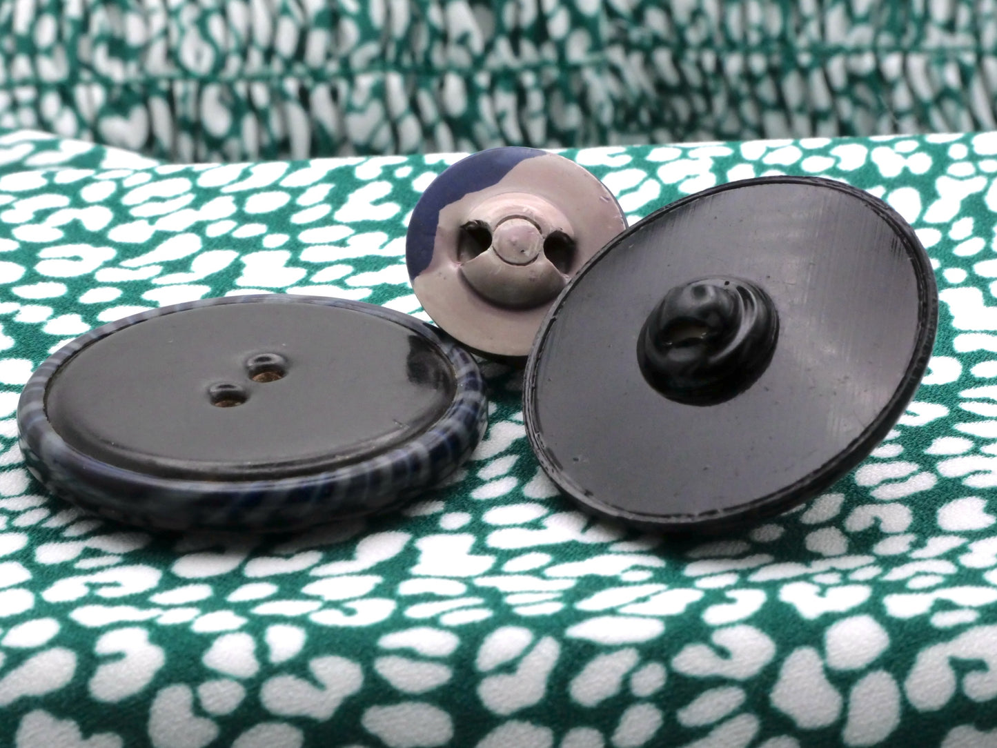 Celluloid Early Plastic Bubble Tight Top Navy Blue Set of Three Buttons 18-37mm