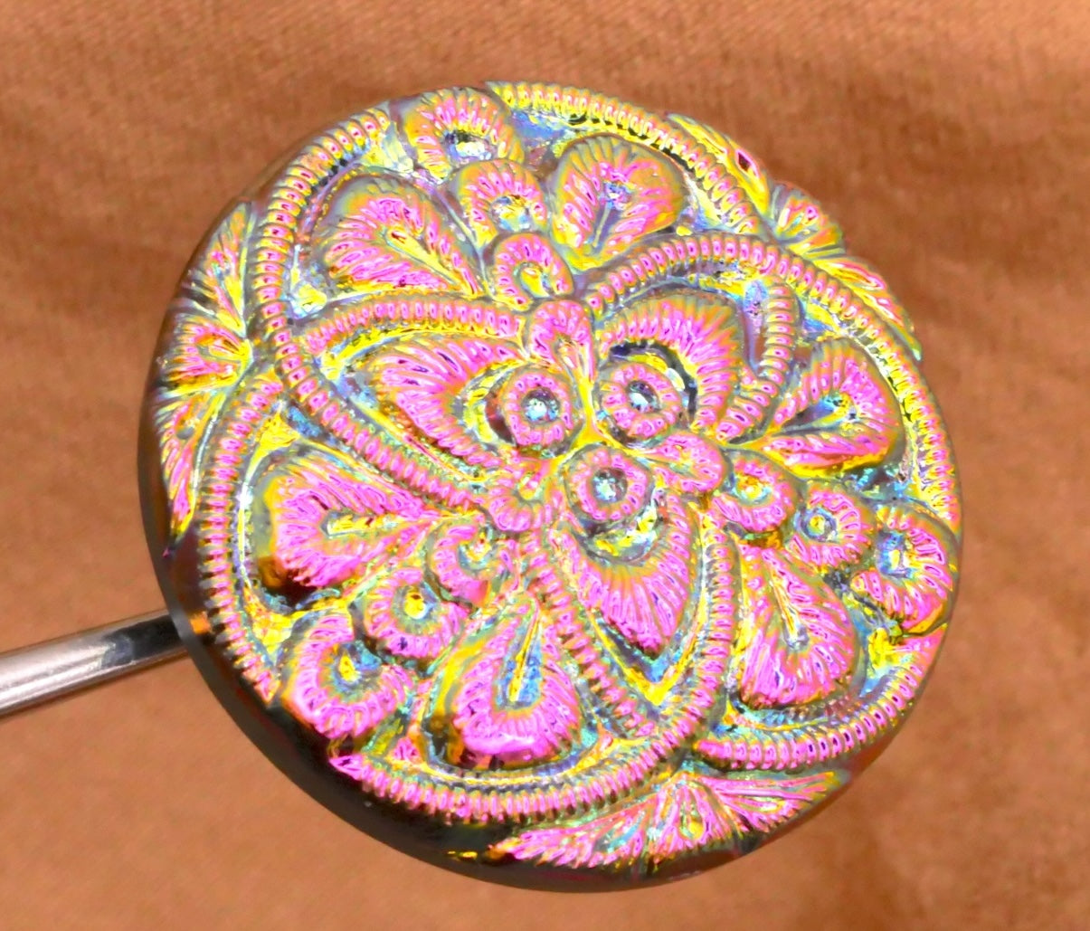 Celtic Knot Triad Czech Glass Iridescent Purple Green Pink 22mm