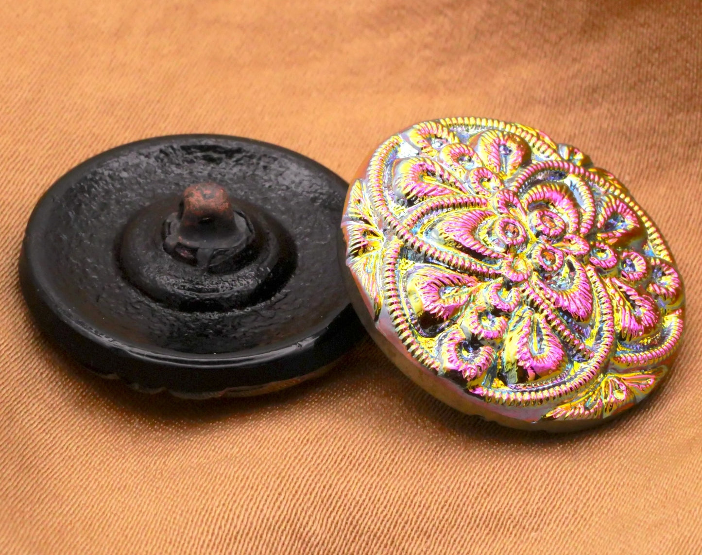 Celtic Knot Triad Czech Glass Iridescent Purple Green Pink 22mm