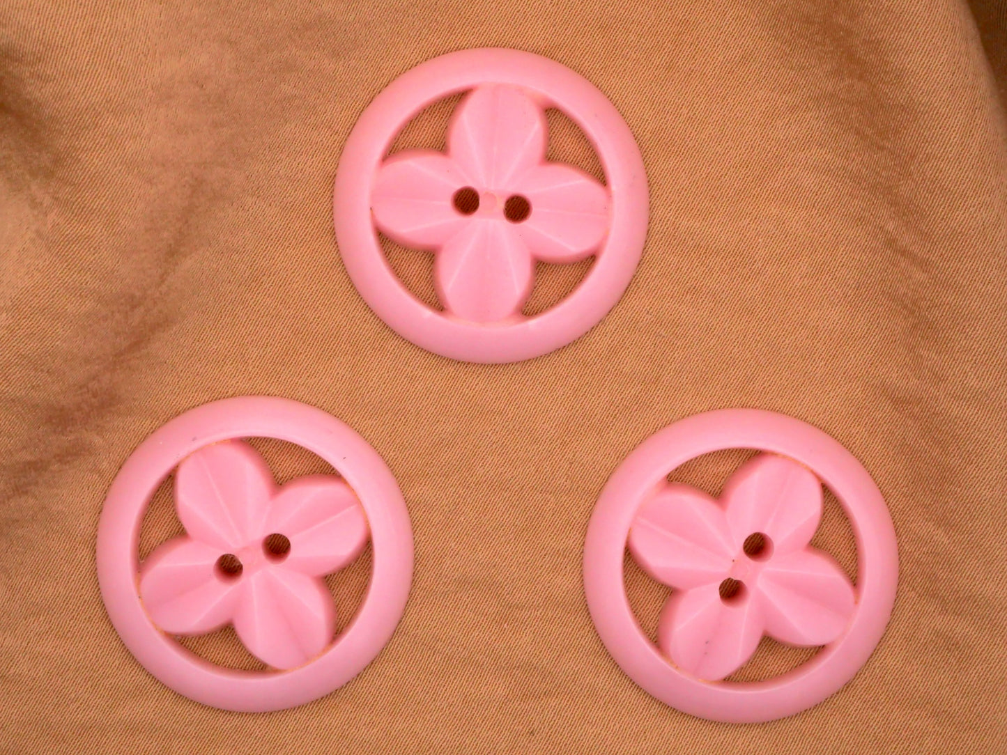 Clover Early Plastic Pink Green Button Various 27mm