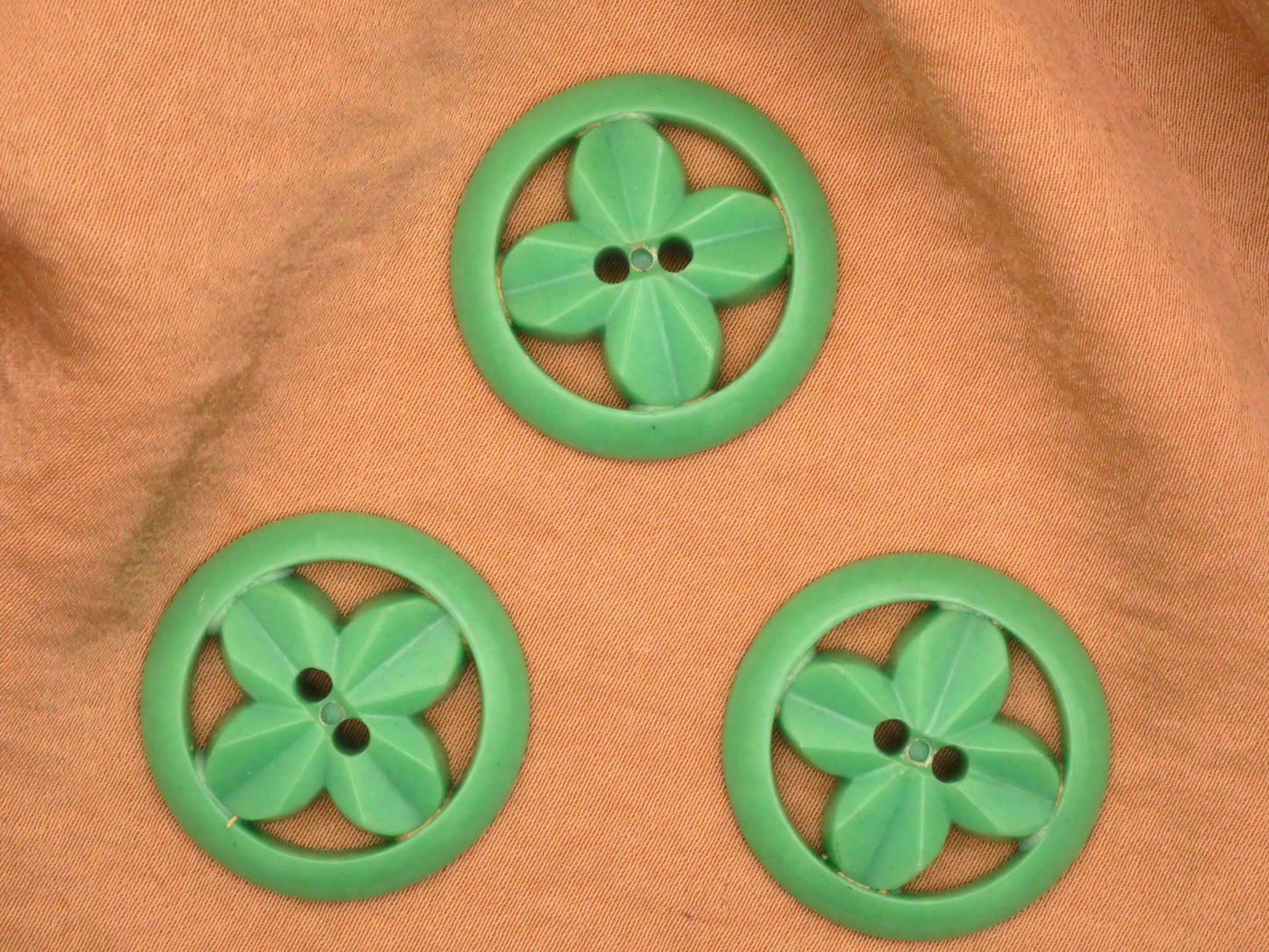 Clover Early Plastic Pink Green Button Various 27mm