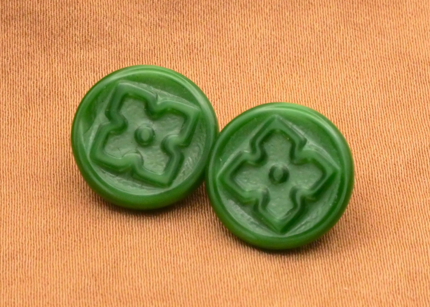 Clover Green Glass Carded Stained Glass Lady Playing Card Pair of Buttons 14mm