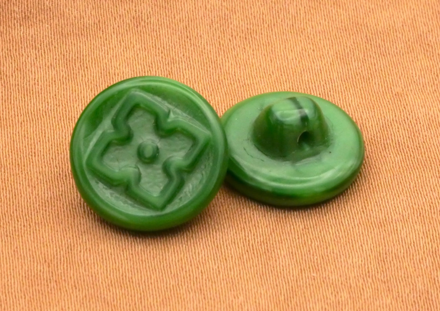 Clover Green Glass Carded Stained Glass Lady Playing Card Pair of Buttons 14mm