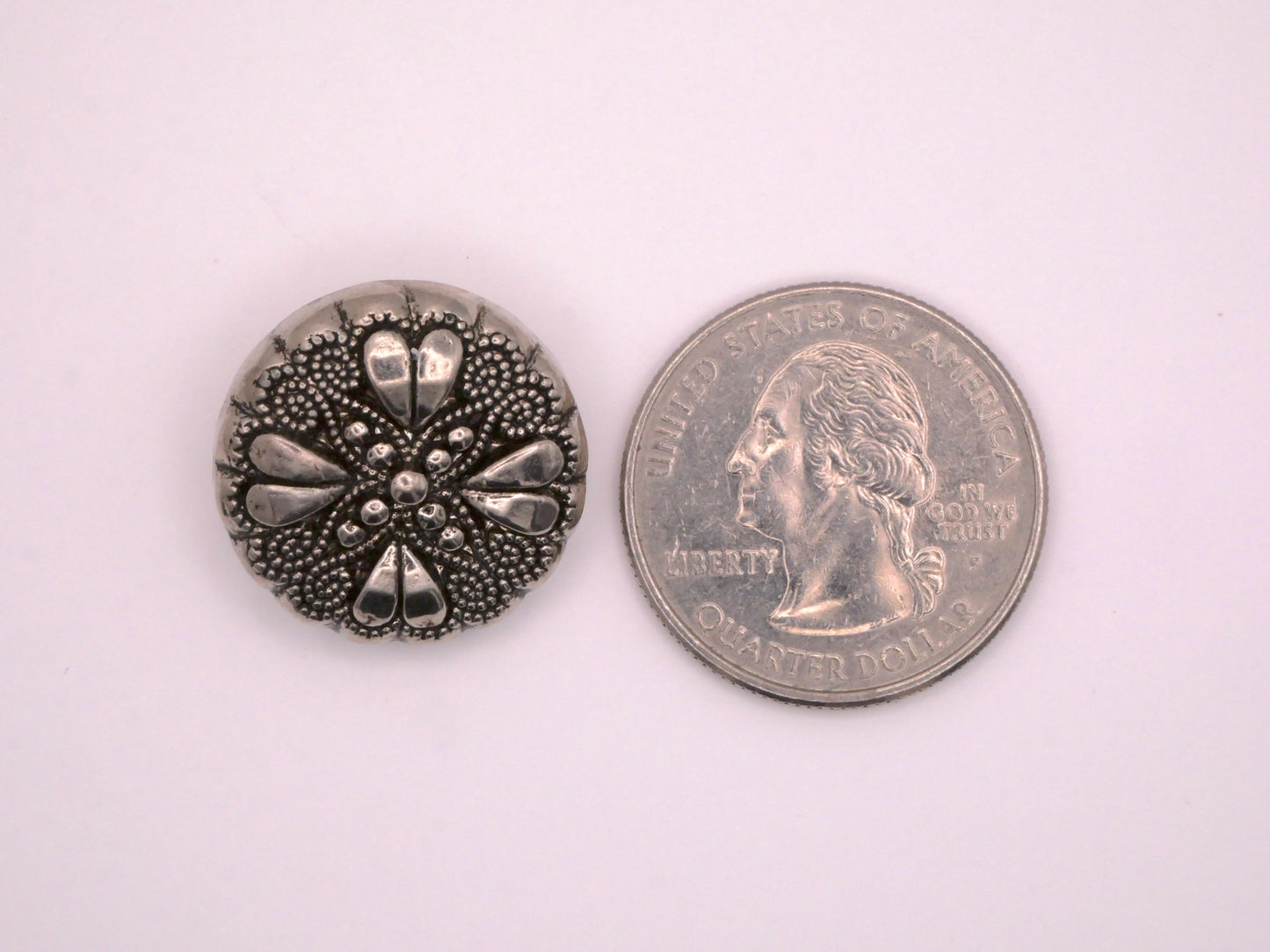 Clover Heart Scrolls Silver Plastic Button 21mm