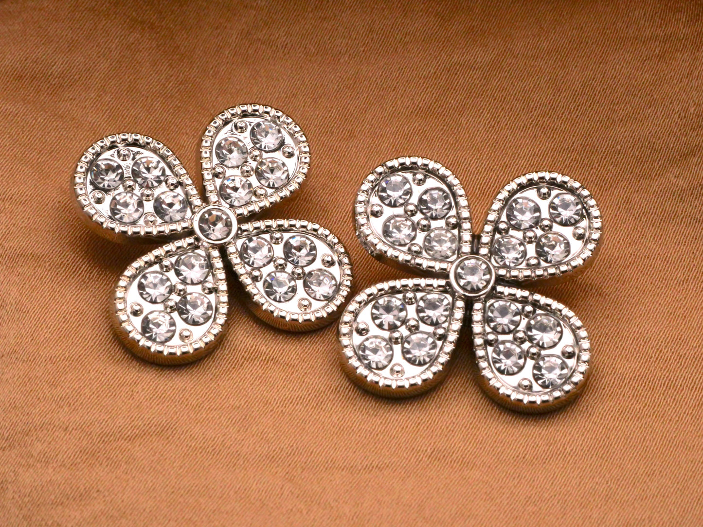 Clover Rhinestone Covered Silver Metal Button 27mm