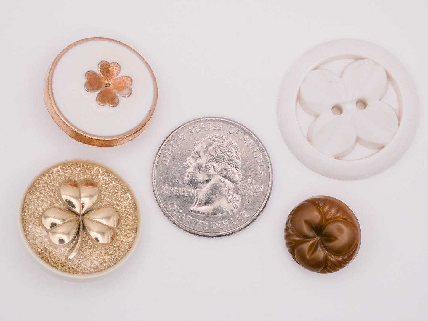 Clover Shamrock White Gold Metal Plastic Set of Four Buttons 15-28mm