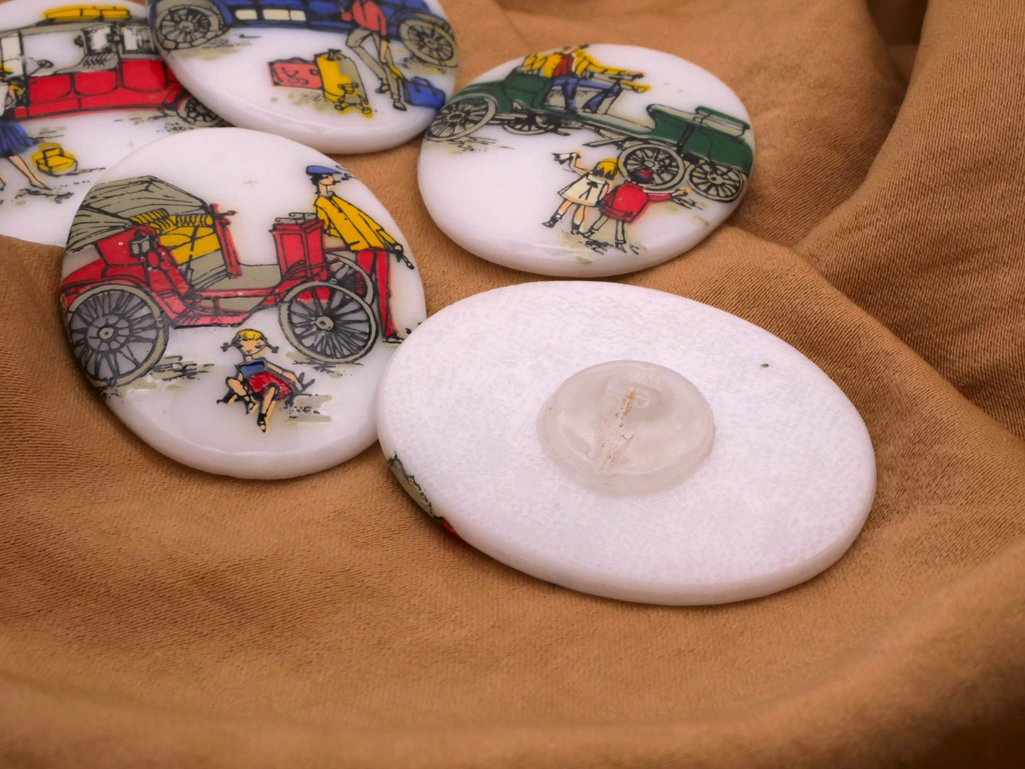 Automobile Early 1900s Style With People Glass Buttons 30x40mm