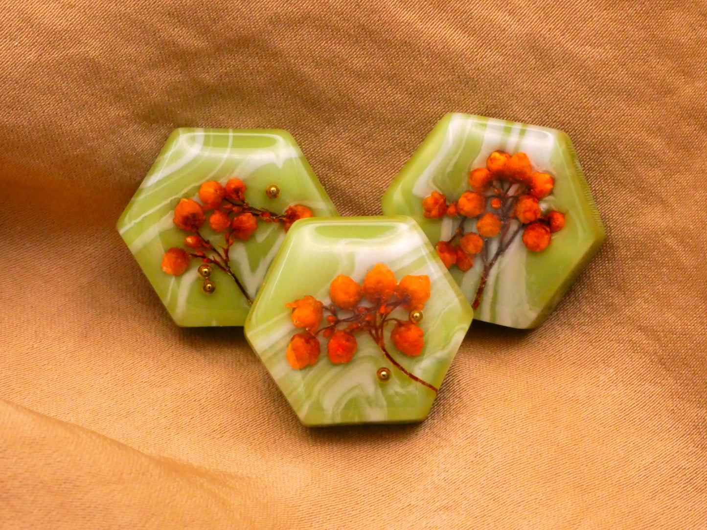 Habitat Dried Flower Green Orange Hexagon Plastic Button 20x22mm