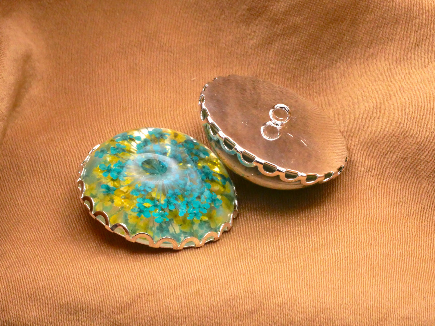 Habitat Aquamarine Green Yellow Real Flowers Plastic Dome Metal Button 26mm