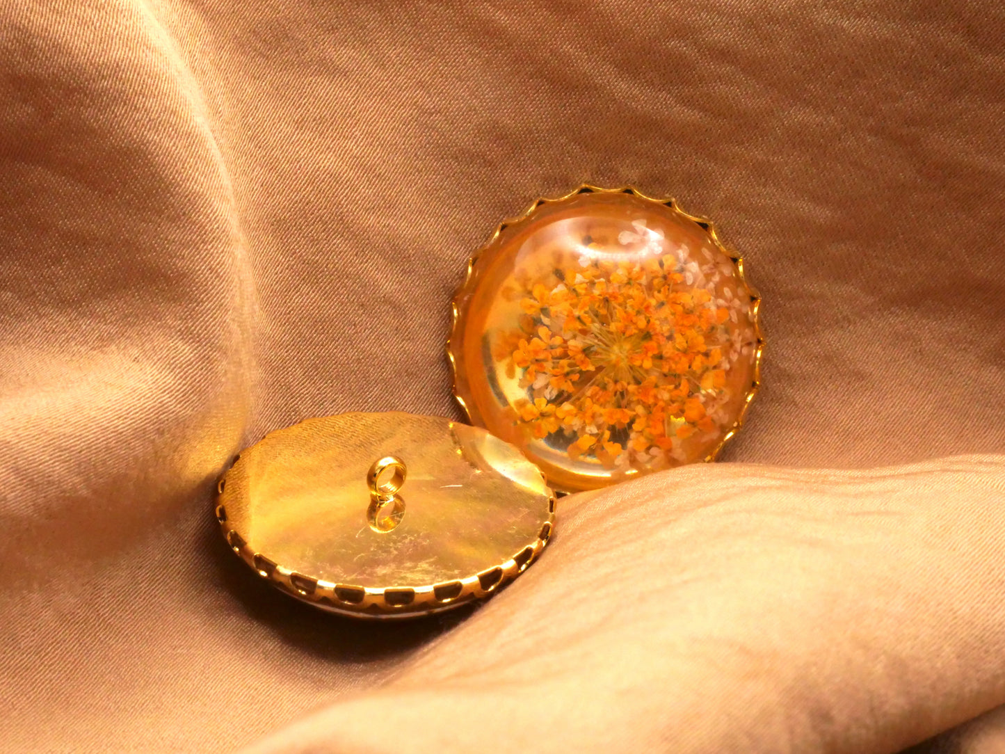 Habitat Flower Plastic Button Gold Metal Frame 26mm