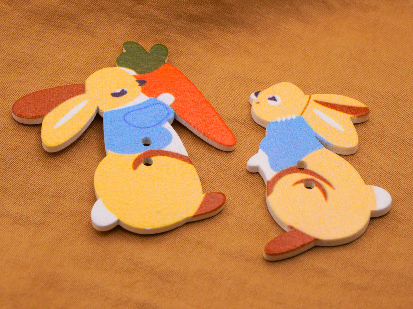 Peter Rabbit Look Bunny Carrot Wood Button 26-45mm