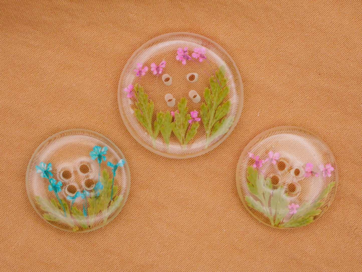 Habitat Like Real Flowers Plastic Sew-Thru Button 20-24mm