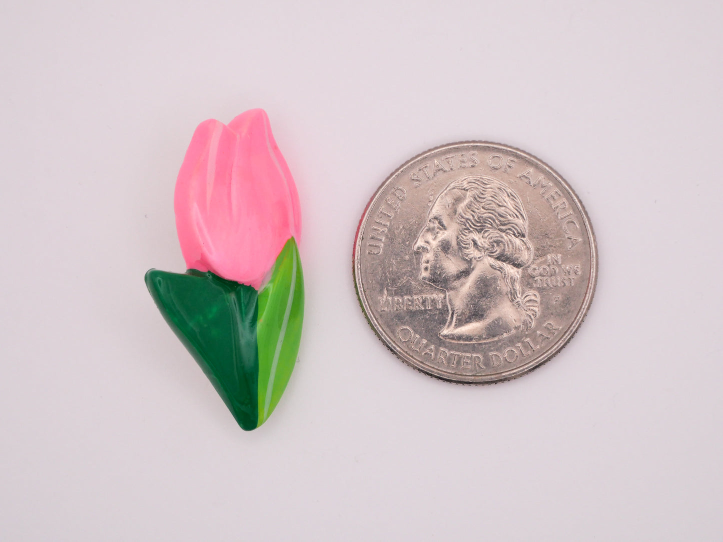 Tulip Vintage Plastic Pink Green Button 18x31mm