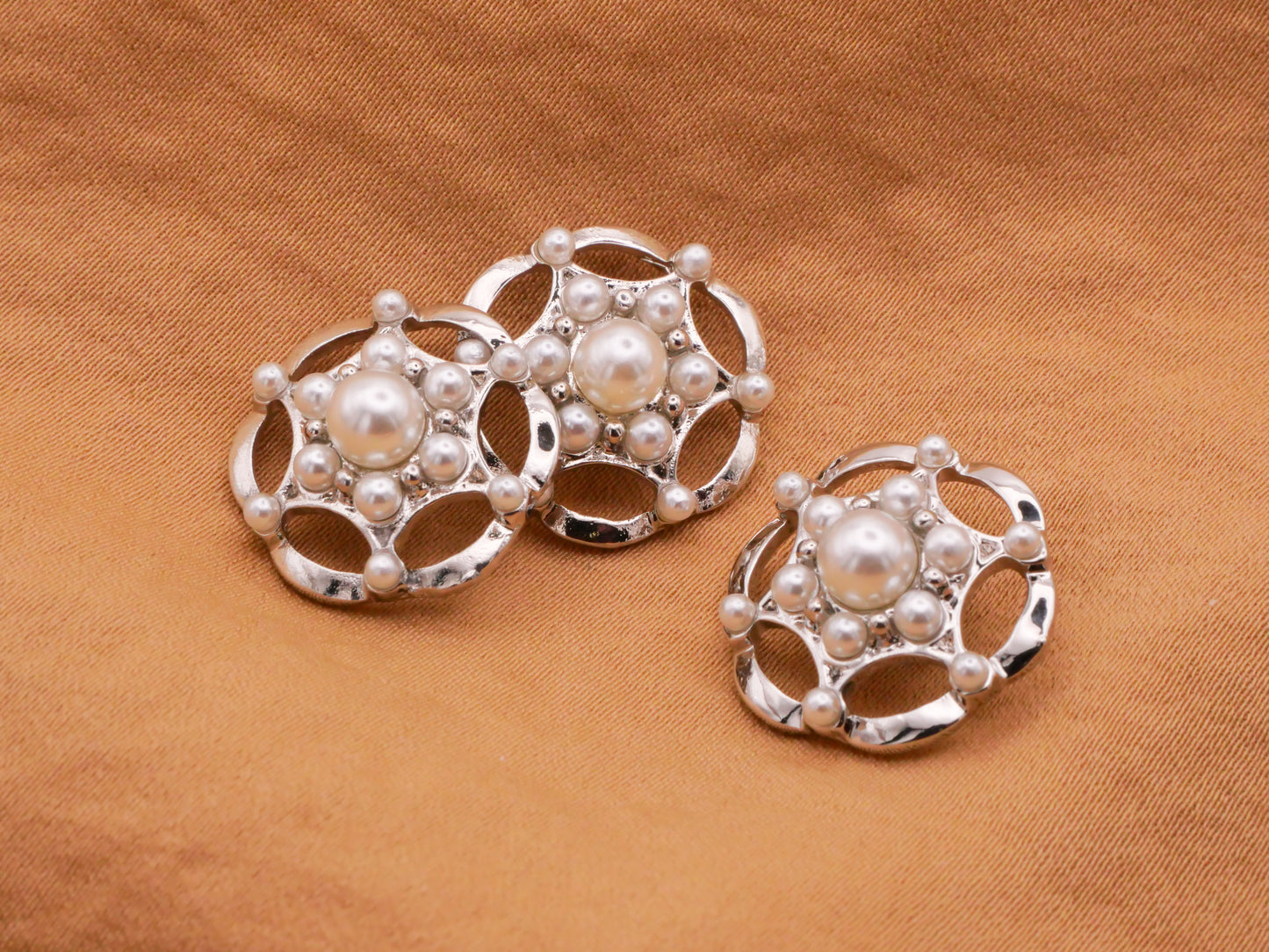 Pearl Rhinestone Star Wavy Silver Gold Metal Button Various 18mm