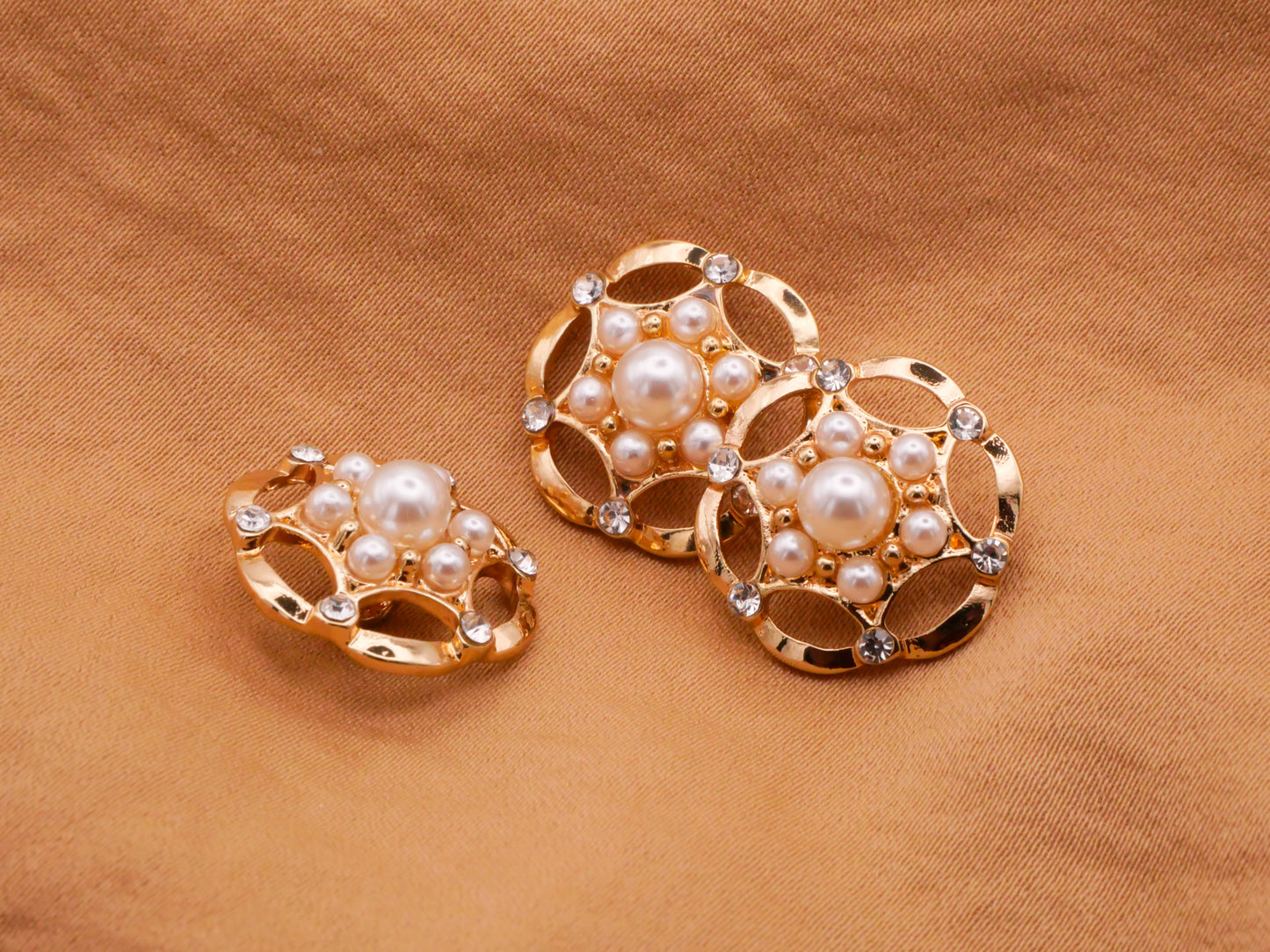 Pearl Rhinestone Star Wavy Silver Gold Metal Button Various 18mm