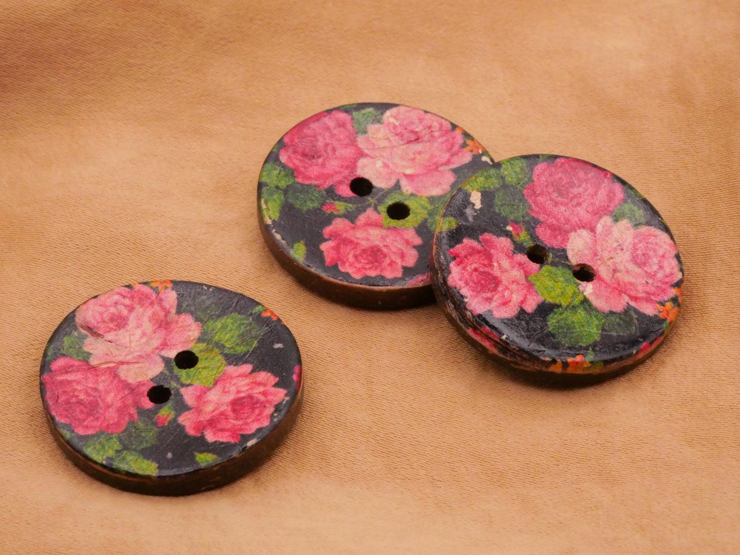 Roses Pink Magenta Rose Bush Papier Mâché Coconut Shell 25mm
