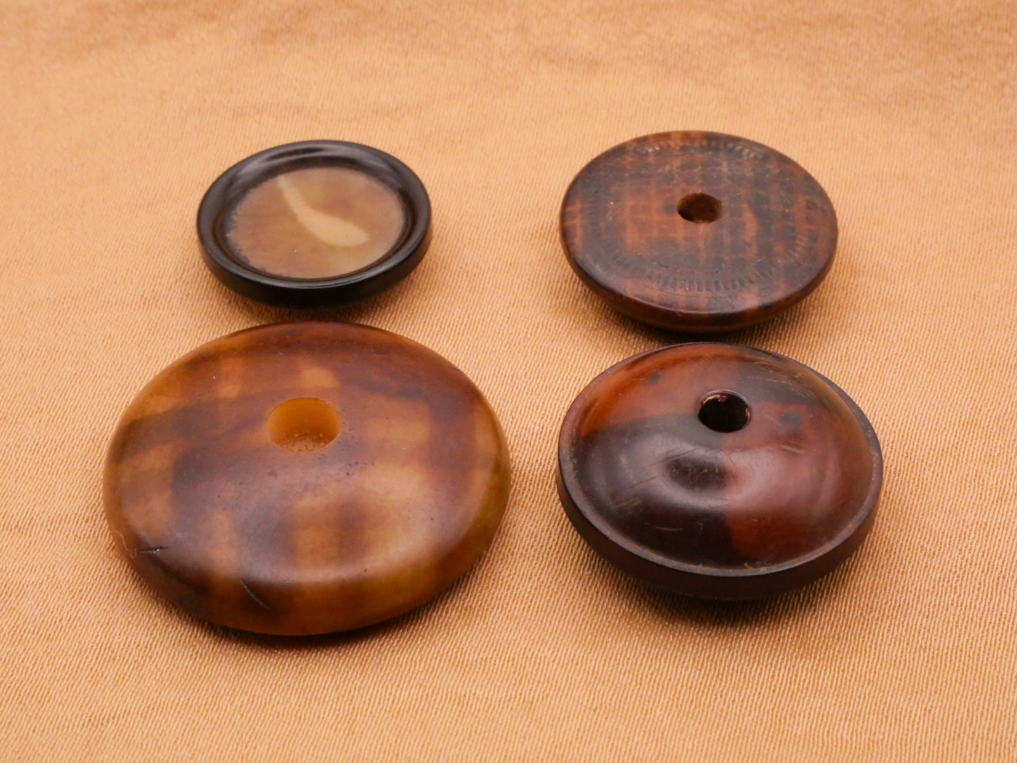 Vegetable Ivory Plaid Checkered Masculine Vintage Set of Four Buttons 15-25mm