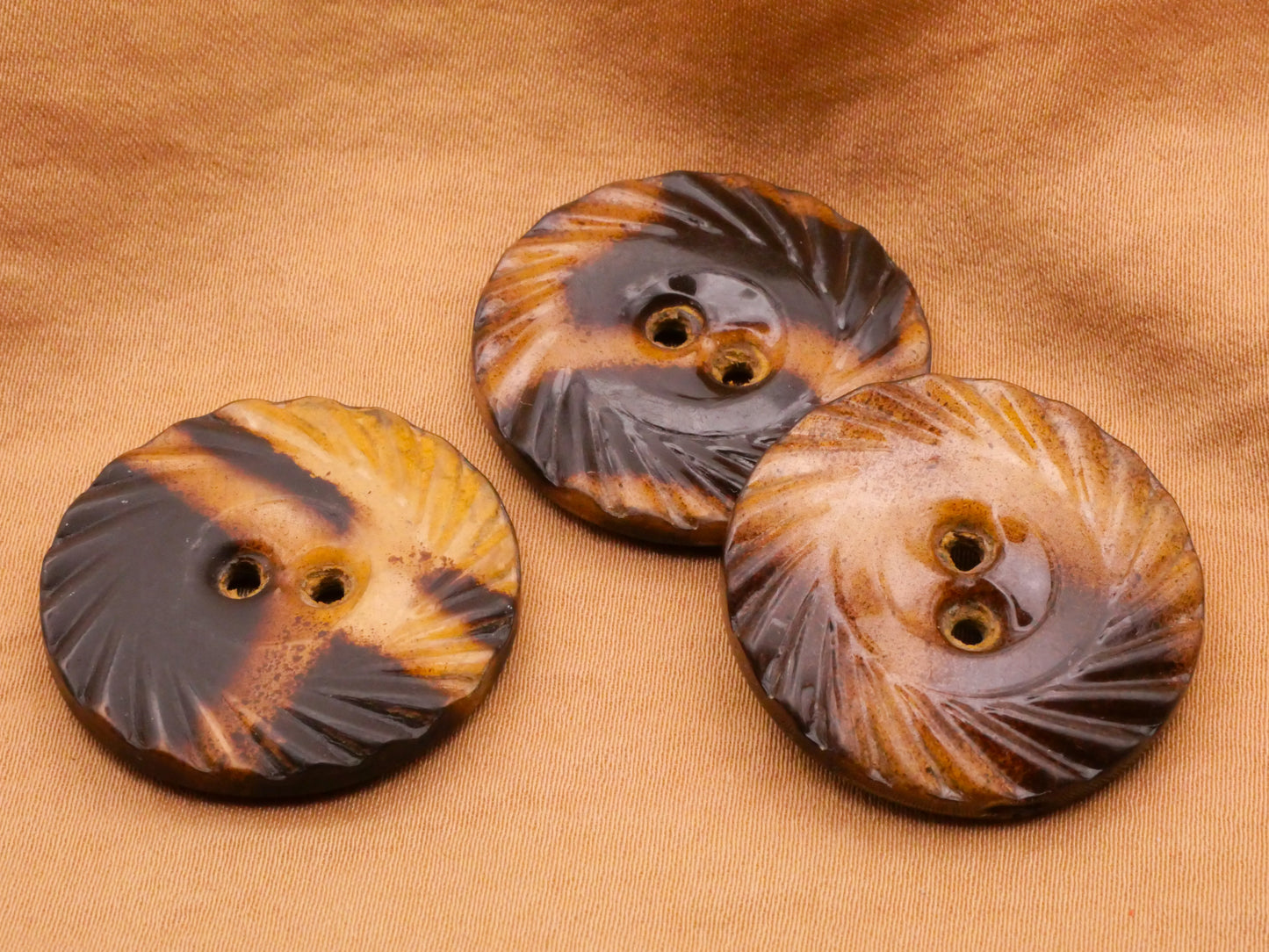 Graffiti Air Brush Brown Tan Celluloid Button Various 28mm