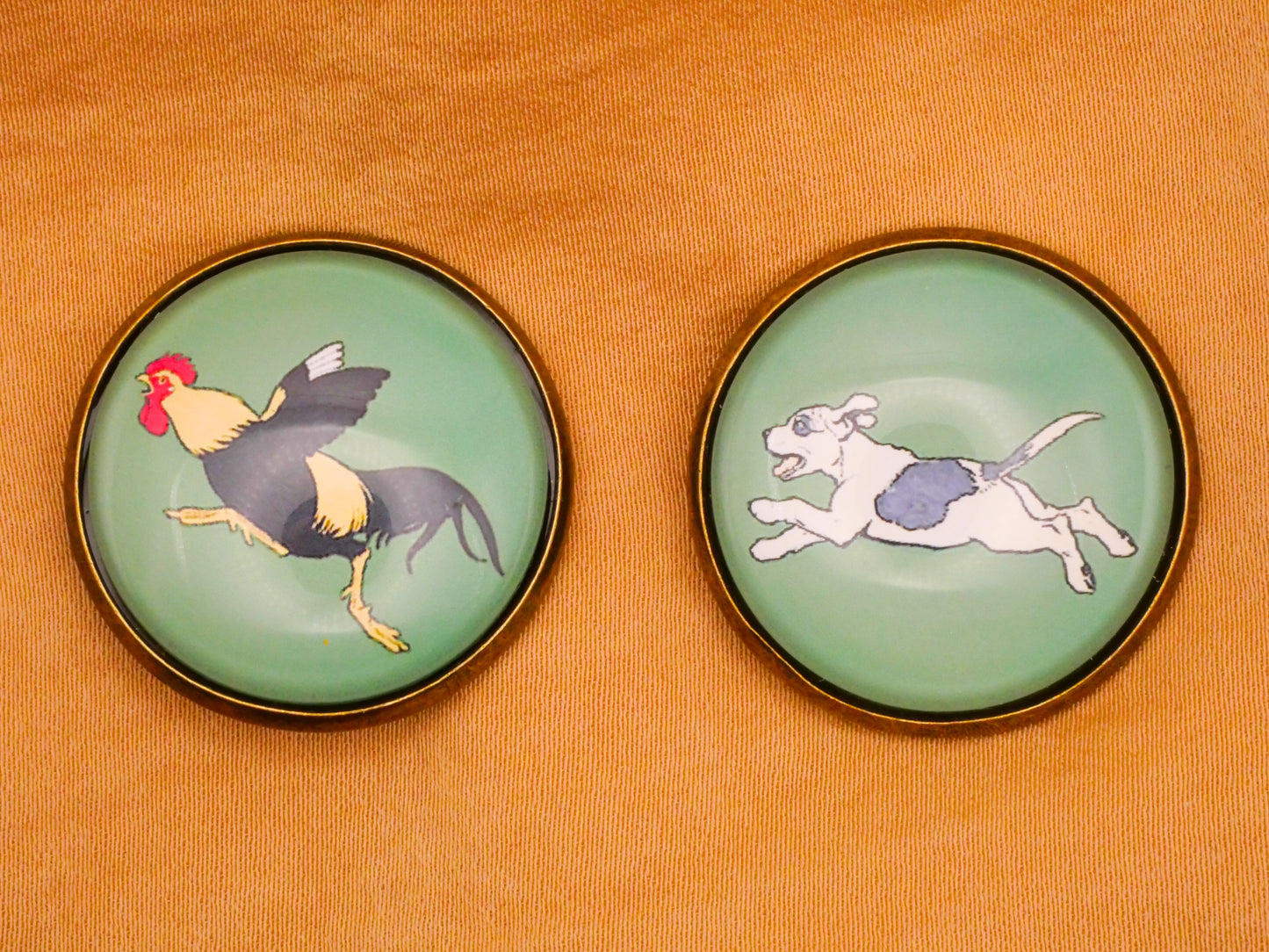 Dog Rooster Chase Glass Dome Metal Pair of Buttons 28mm