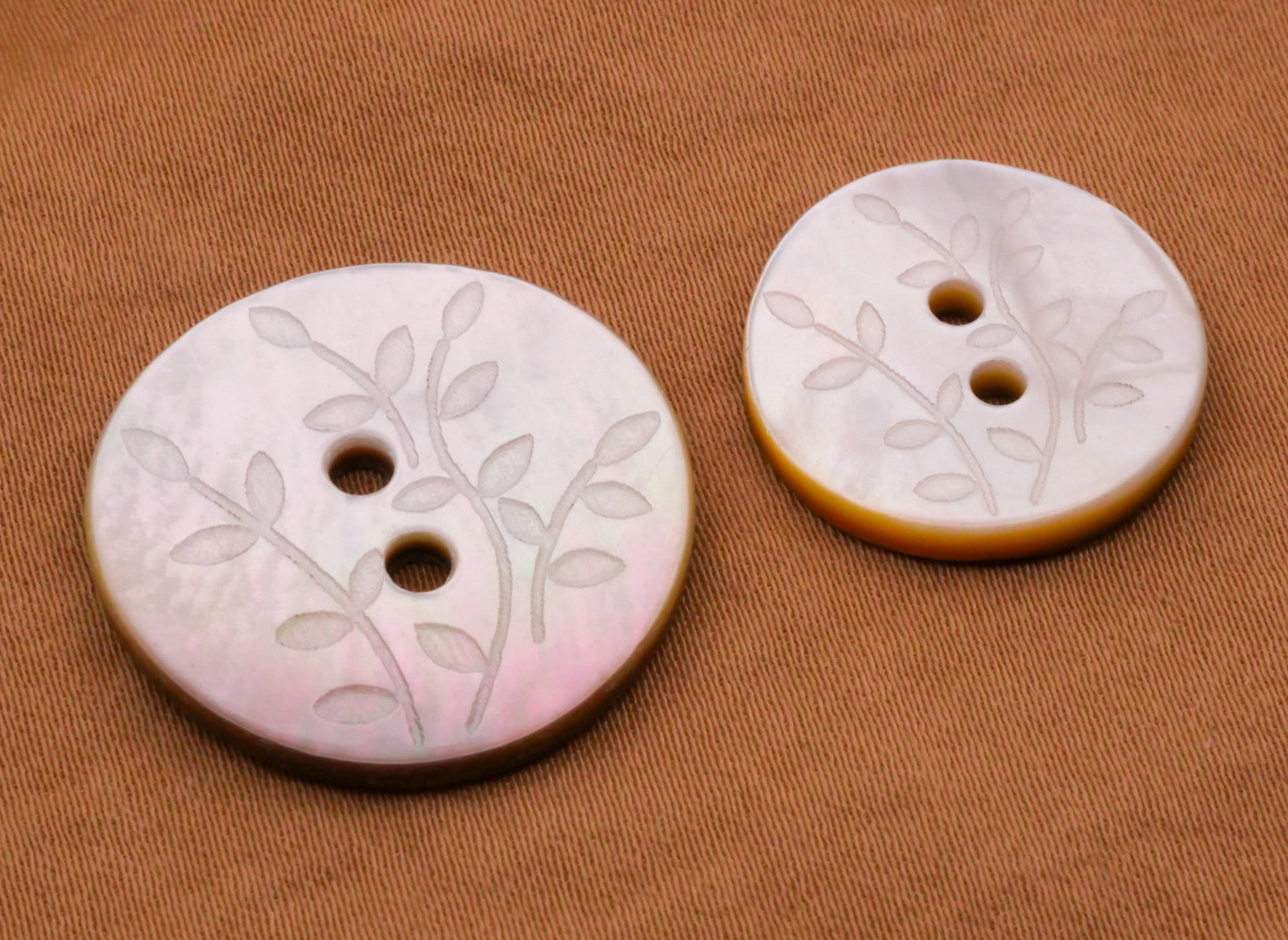 Mother of Pearl Etched Plant Leaves Natural Shell Button Various 18-23mm