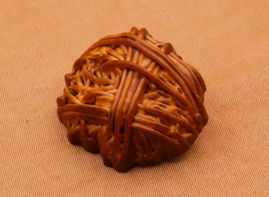 Ball of Yarn Thread Look Cognac Brown Plastic Button 19x20mm