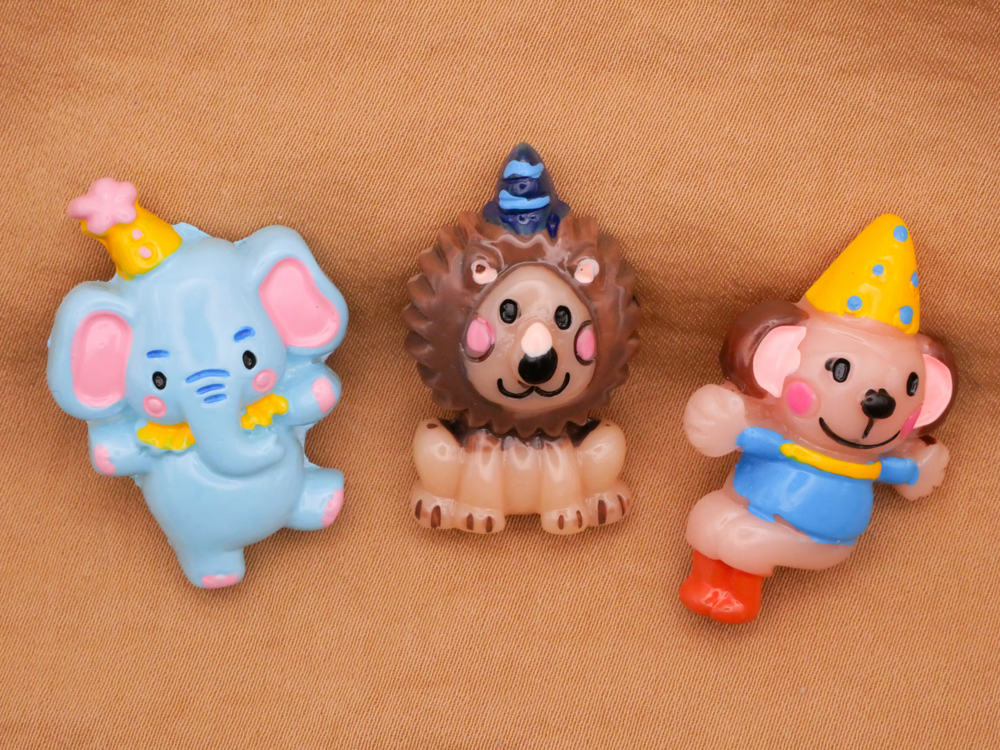 Party Animals Elephant Lion Monkey Plastic Set of Three Buttons 18-34mm