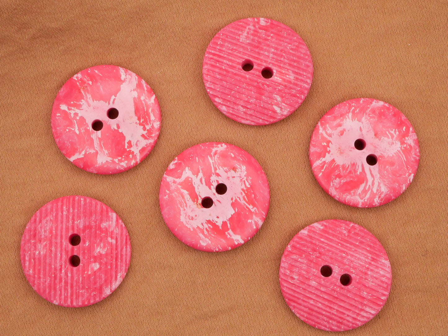 Pink Ribbed Marbled Vintage Plastic Sew-Thru Pair of Buttons 20mm