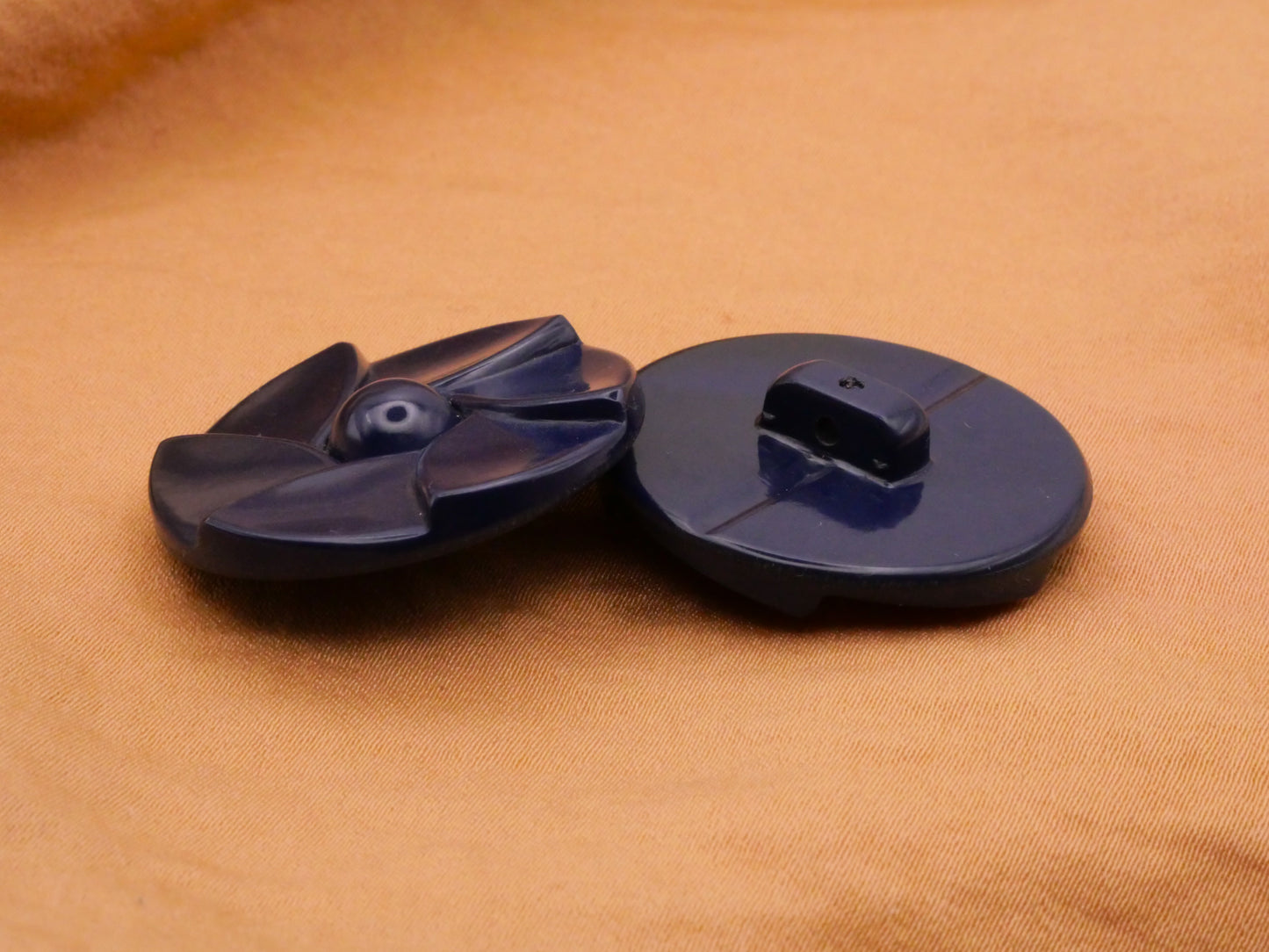 Pinwheel Swirl Navy Blue Marbled Plastic Vintage Button 29mm
