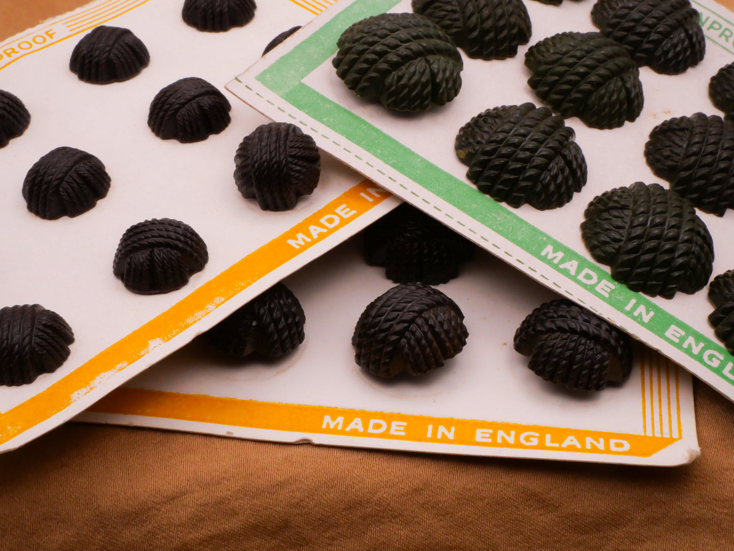 Knot Black Plastic Vintage England Set of Twelve Buttons Various 13-21mm