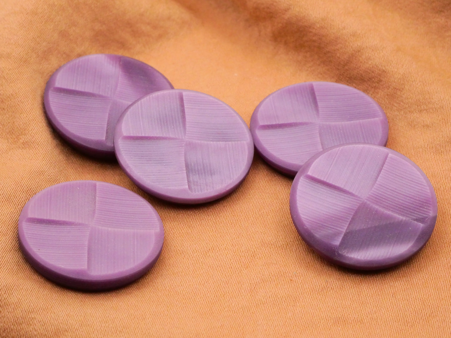 Pinwheel Purple Texture Vintage Tunnel Shank Button 23mm