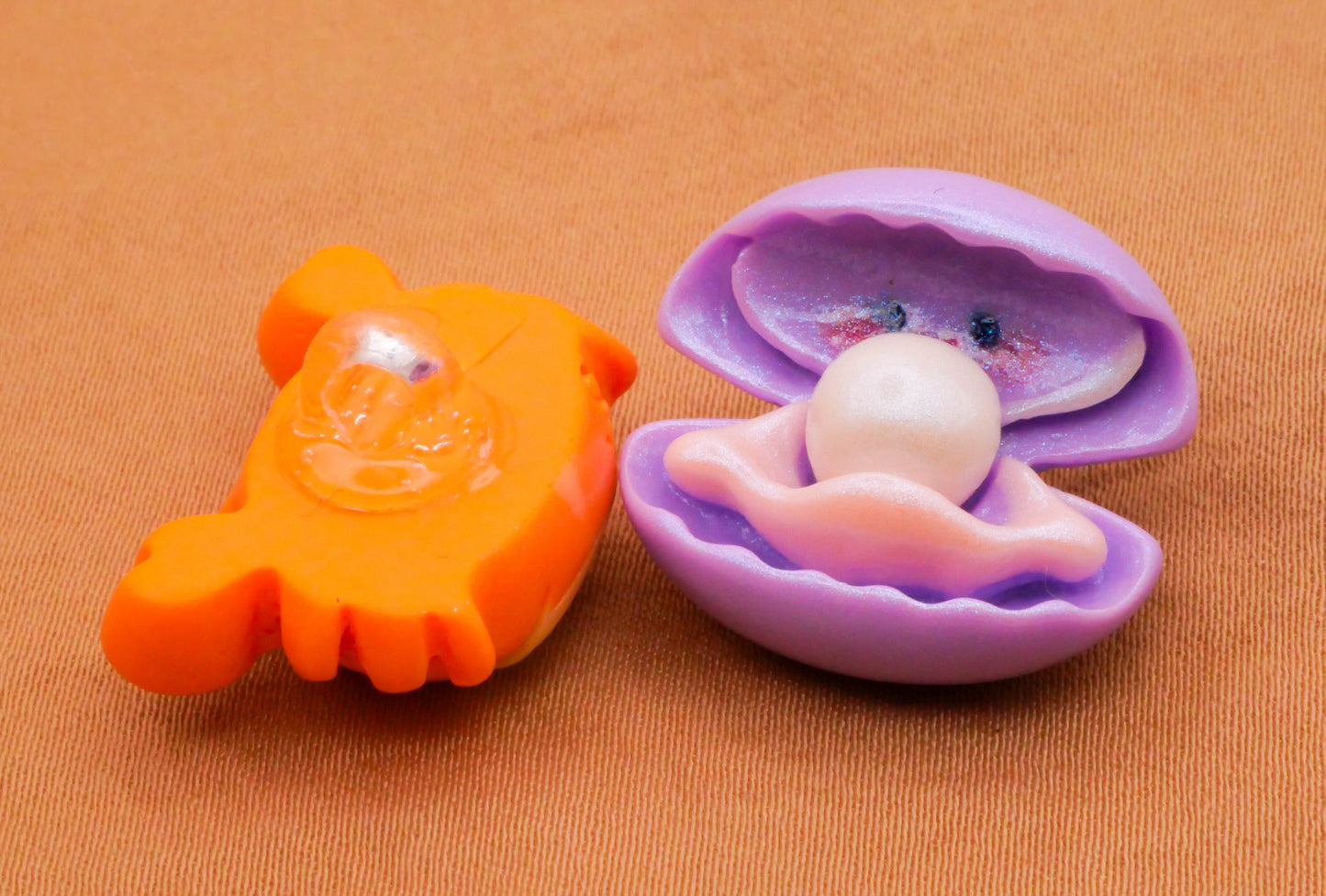 Sea Creatures Crab Jellyfish Oyster Seahorse Plastic Set of Four Buttons 16-25mm