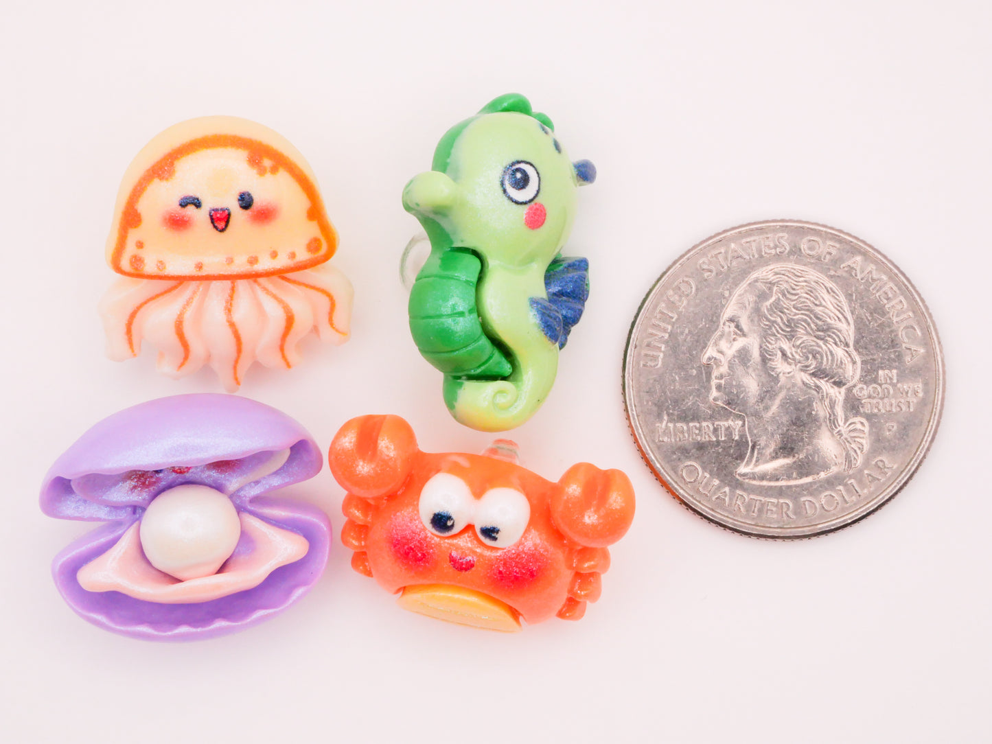 Sea Creatures Crab Jellyfish Oyster Seahorse Plastic Set of Four Buttons 16-25mm