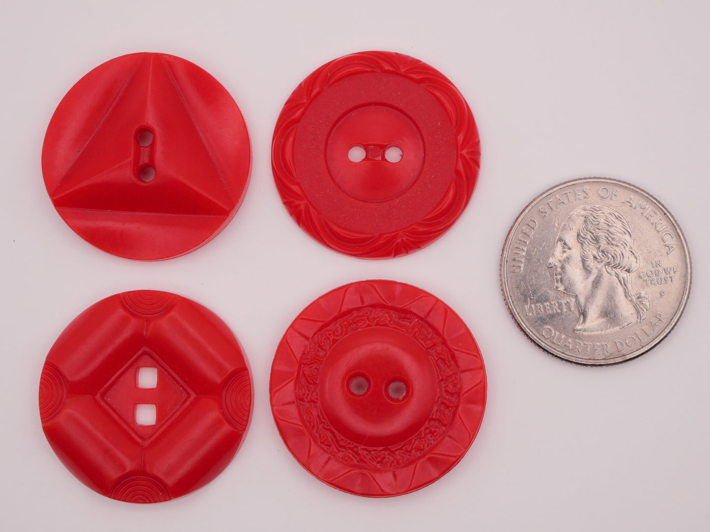 Red Vintage Triangle Flower Scroll Sun Plastic Button Various 27mm