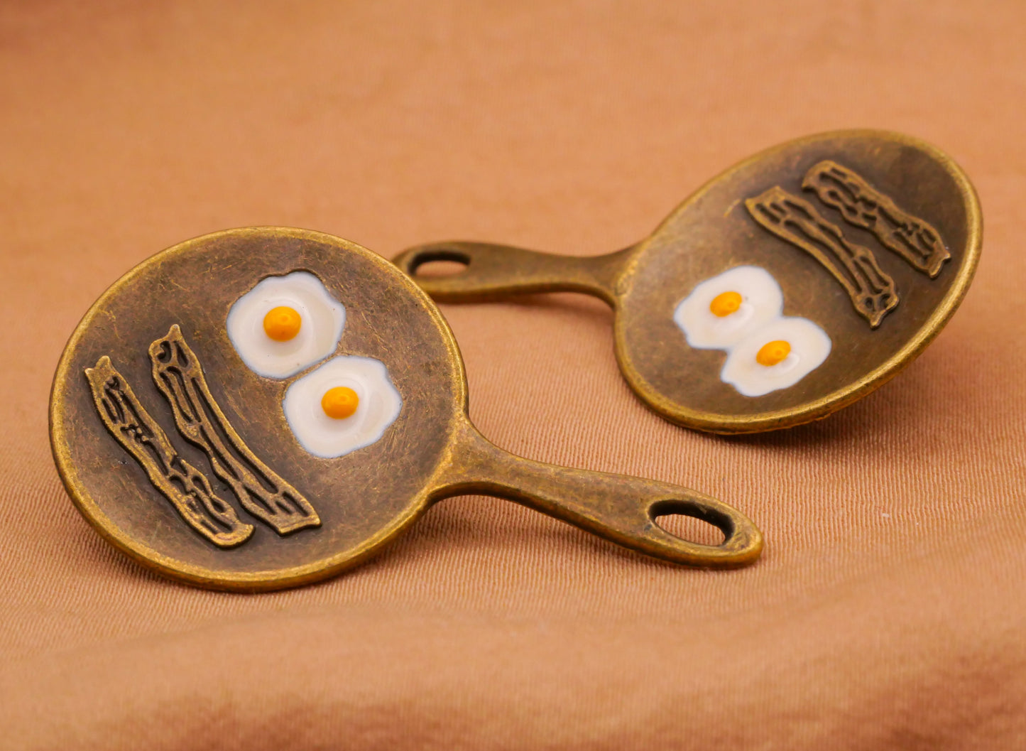 Frying Pan Breakfast Eggs Bacon Bronze Metal Button 24x42mm