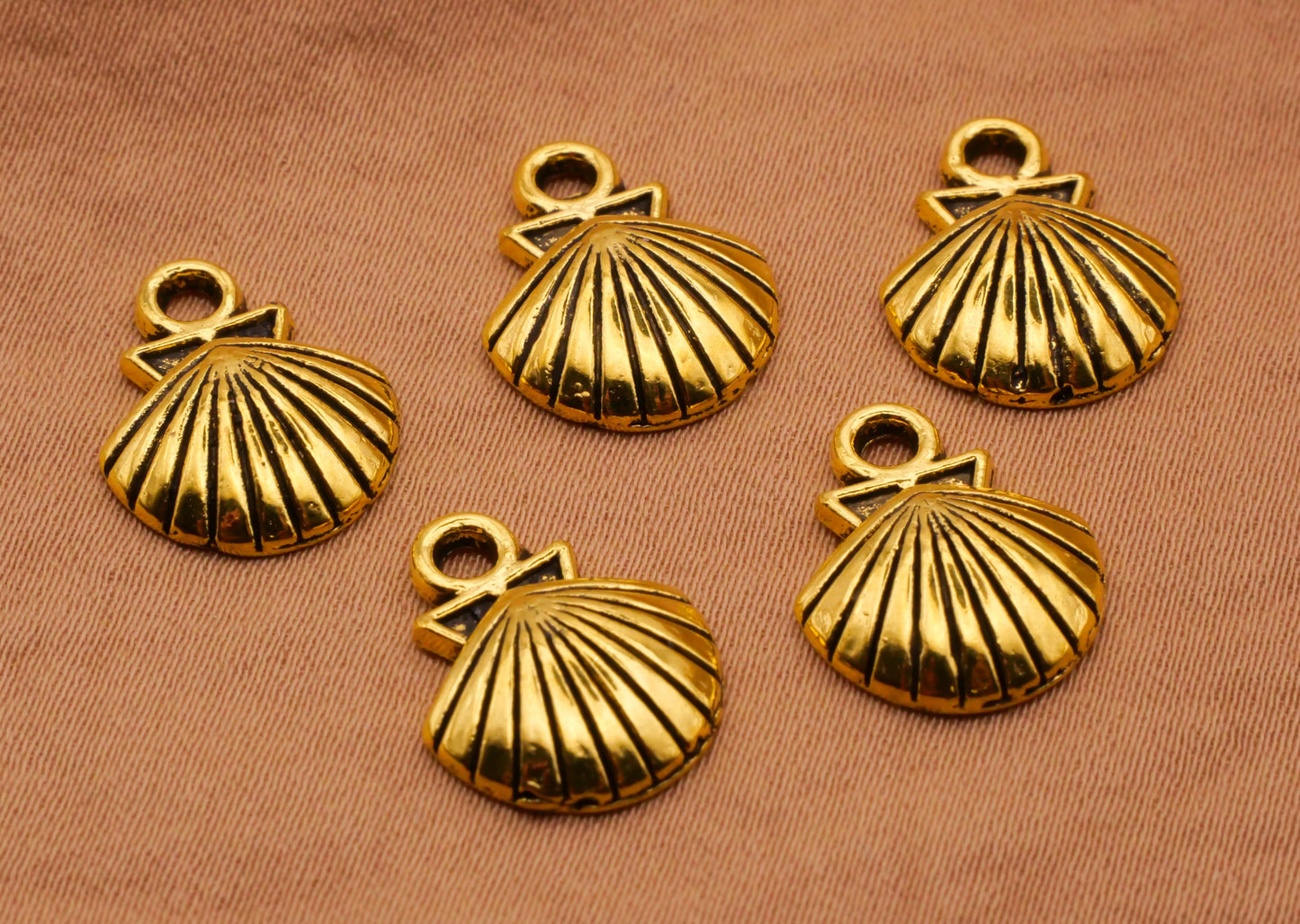 Shell Gold Metal Set of Five Charms Embellishments 12x14mm