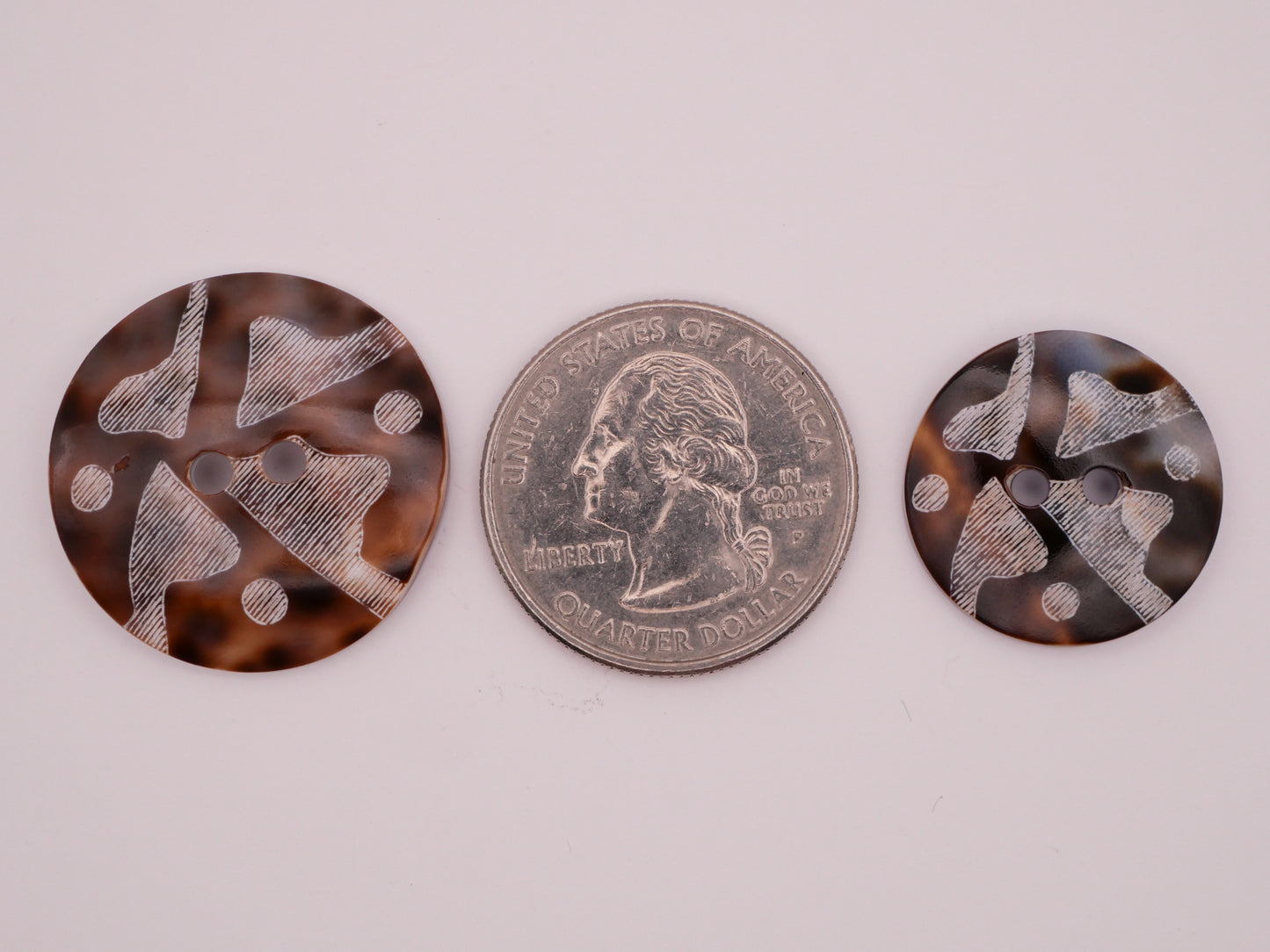 Shell Etched Tribal Design Natural Button Various 20-27mm