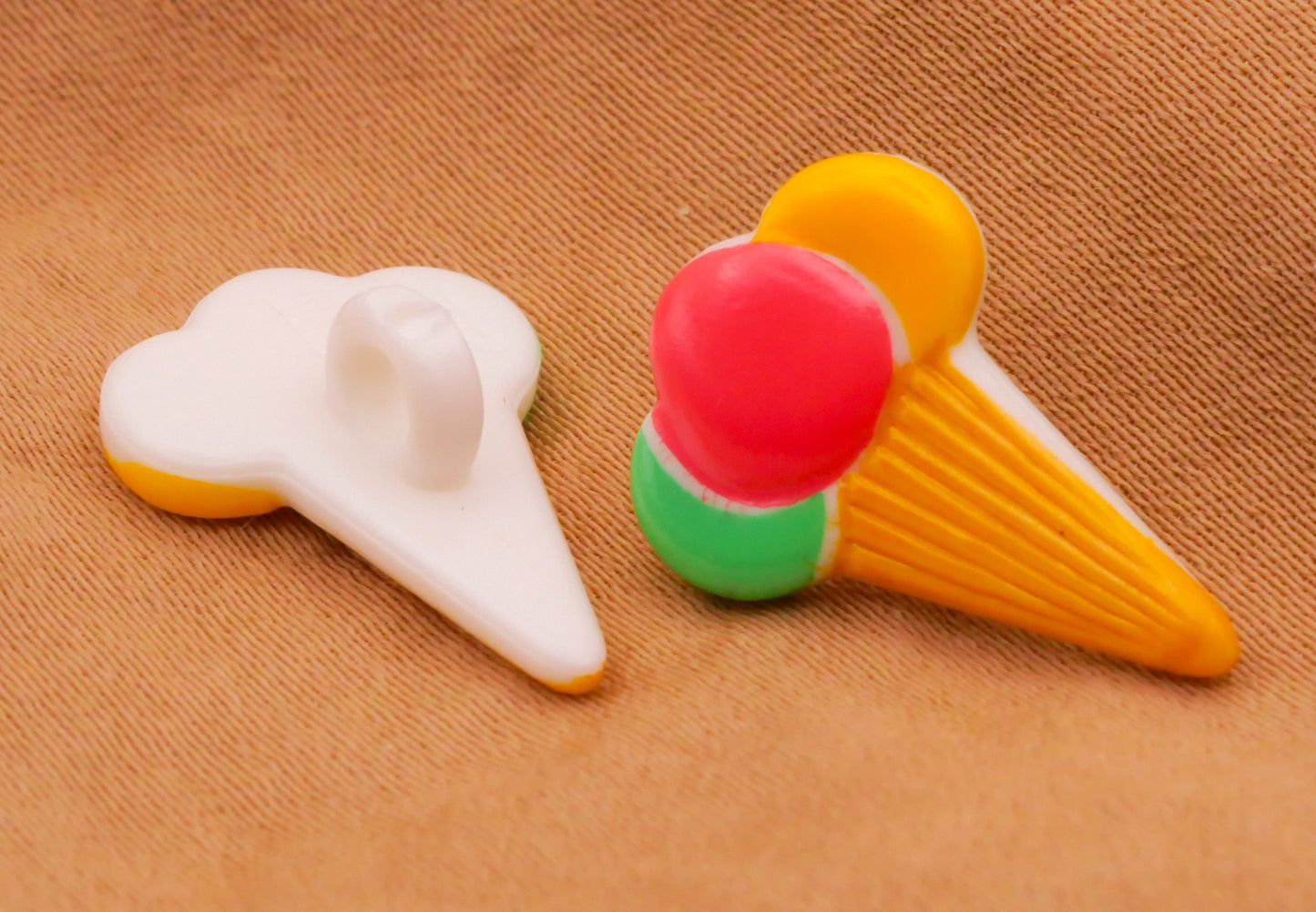 Ice Cream Cone Balloons Vintage Plastic Button 13x18mm