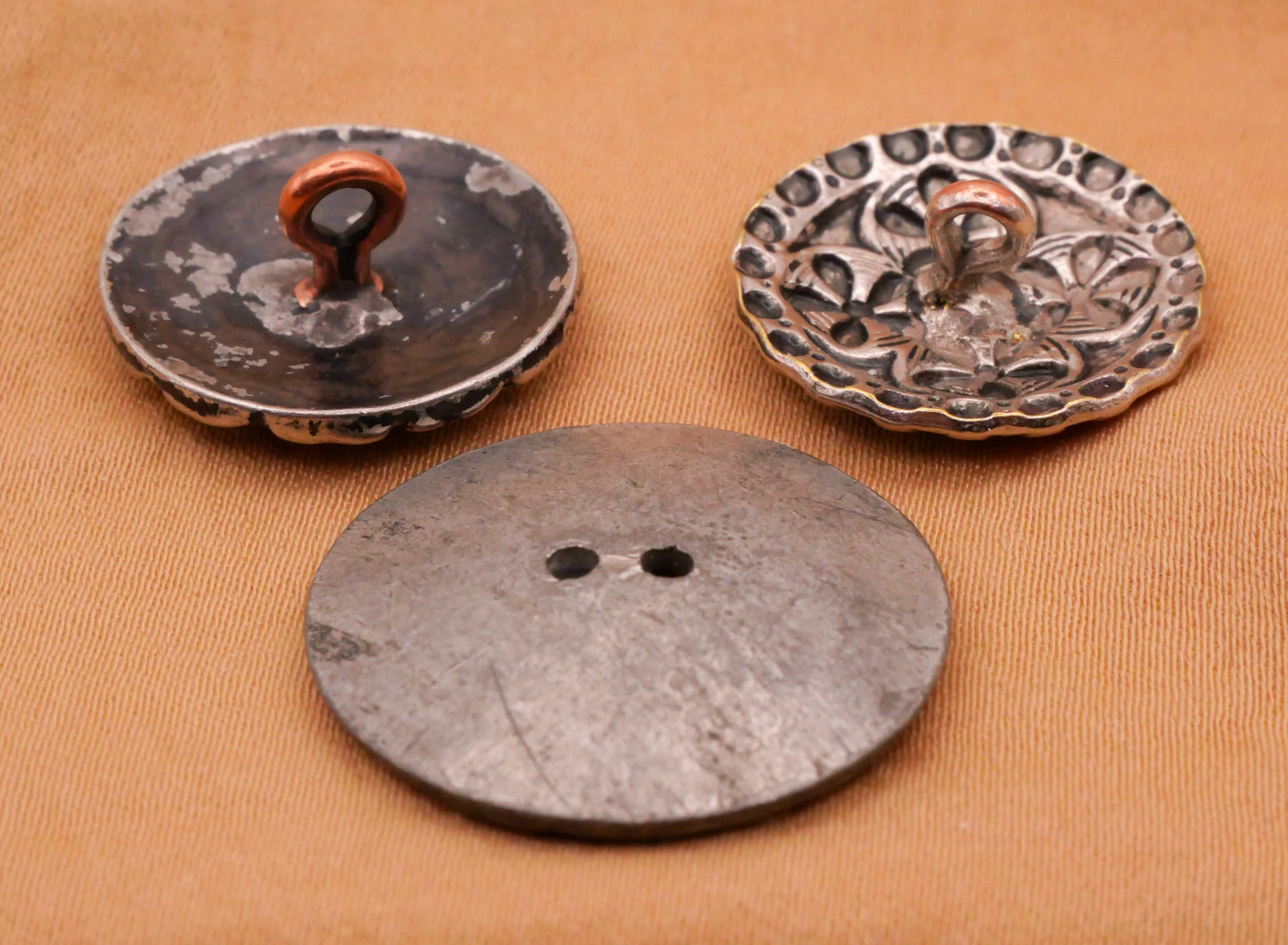 Flowers Groovy Antique Metal Button Various 18-23mm