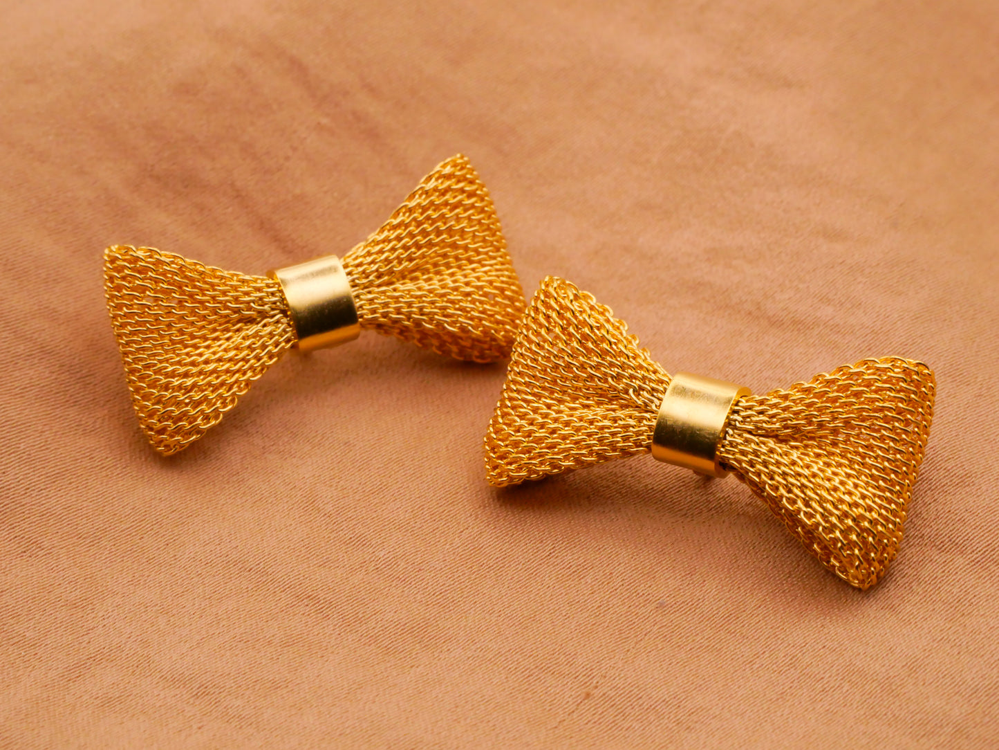 Bow Mesh Gold Metal Vintage Button 16x30mm