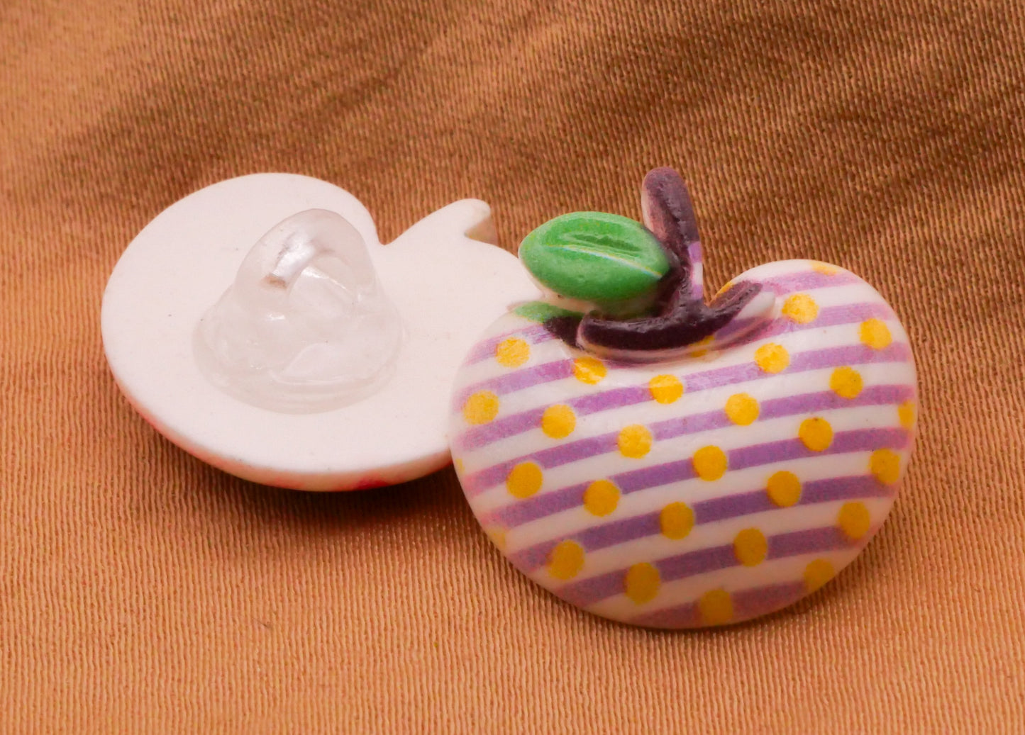 Apples Patterns Plastic Set of Five Buttons 19x20mm