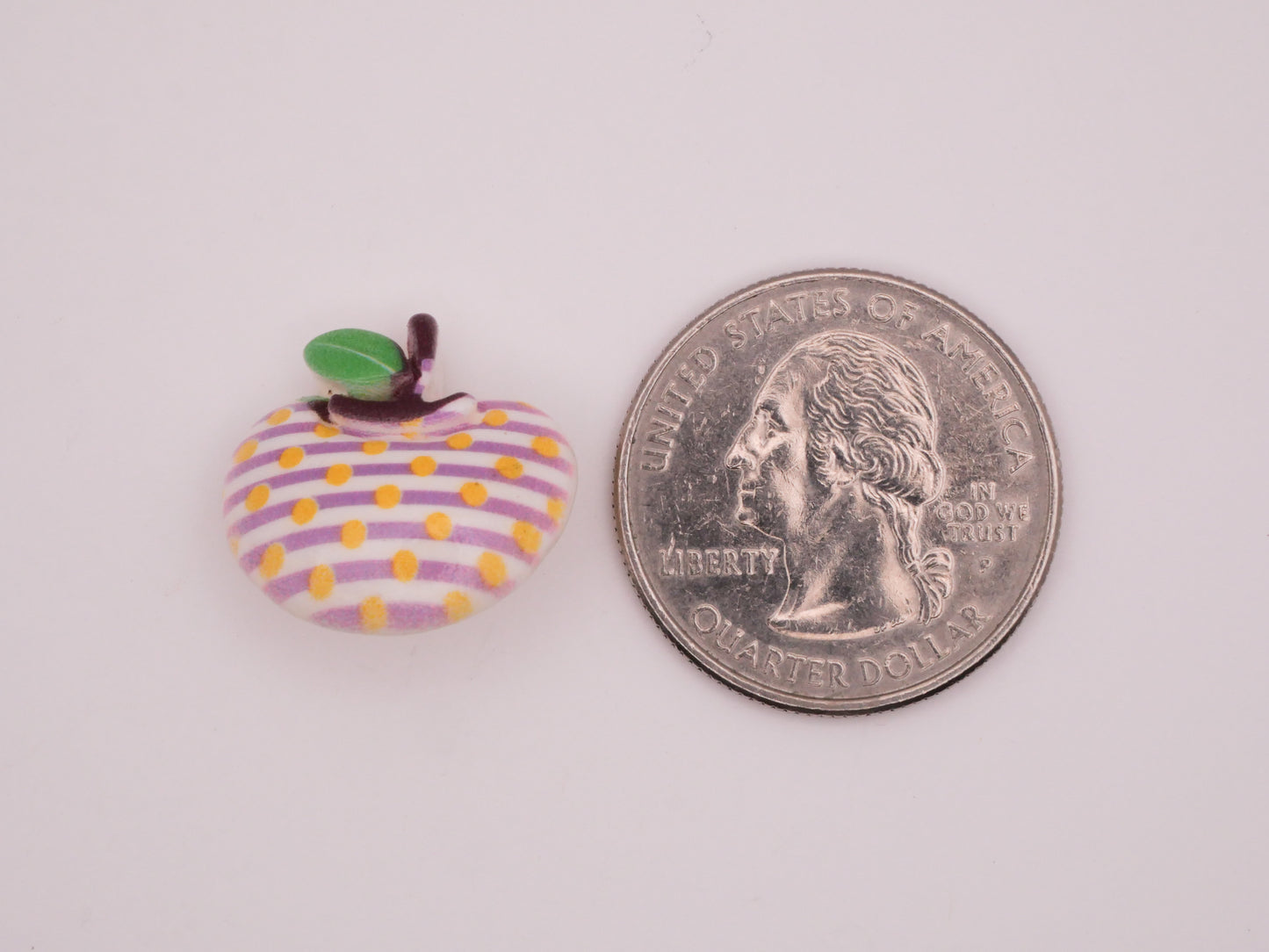 Apples Patterns Plastic Set of Five Buttons 19x20mm