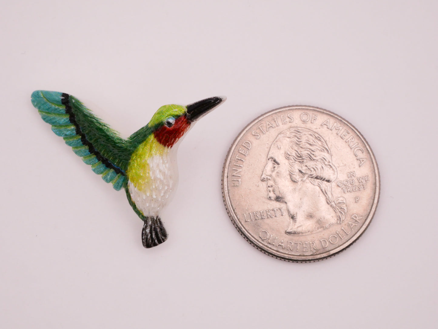 Hummingbird Realistic Flying Bird Green Red Plastic Button 27x30mm