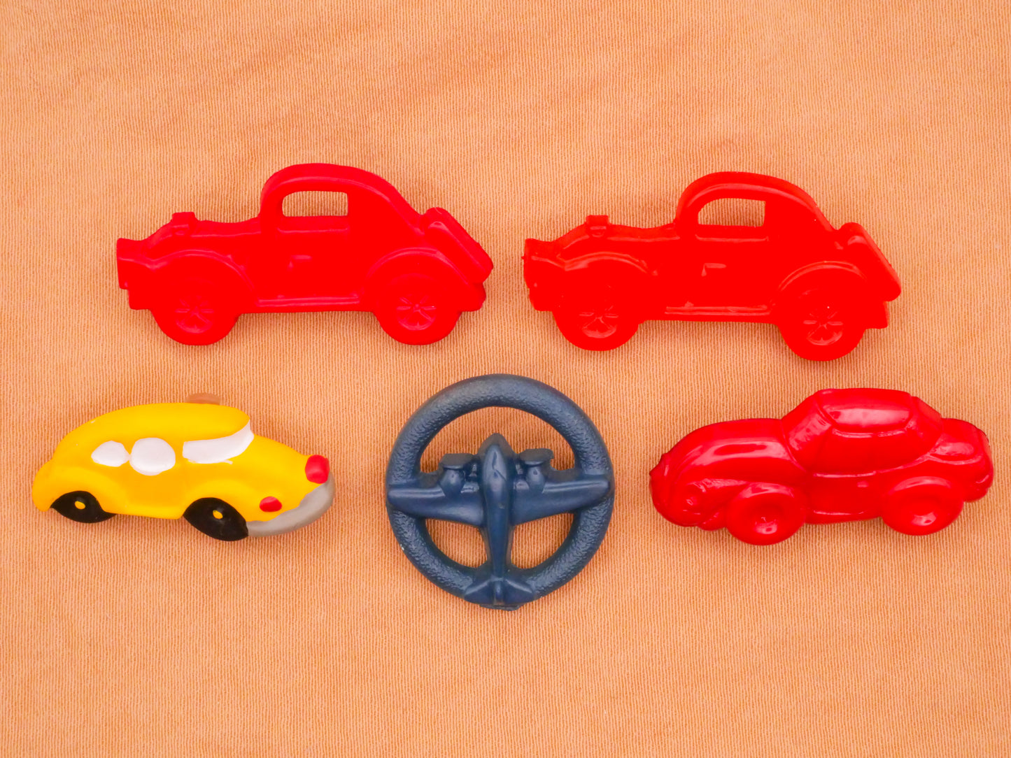 Vehicles Car Airplane Red Yellow Blue Plastic Button Various 12-31mm