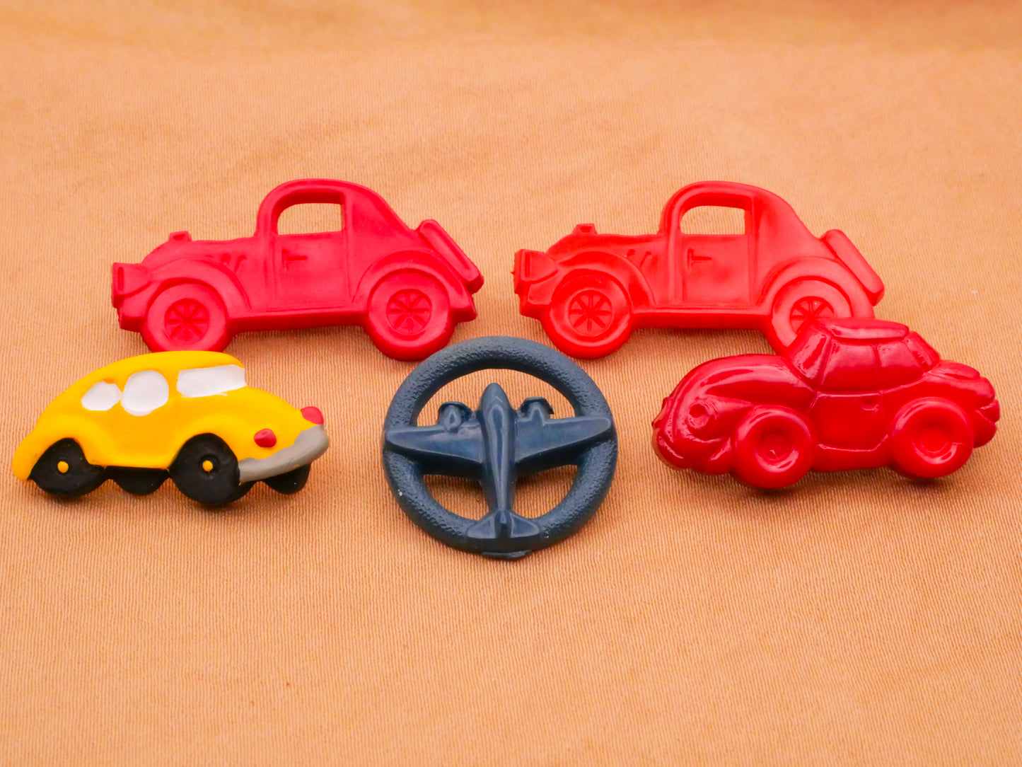 Vehicles Car Airplane Red Yellow Blue Plastic Button Various 12-31mm