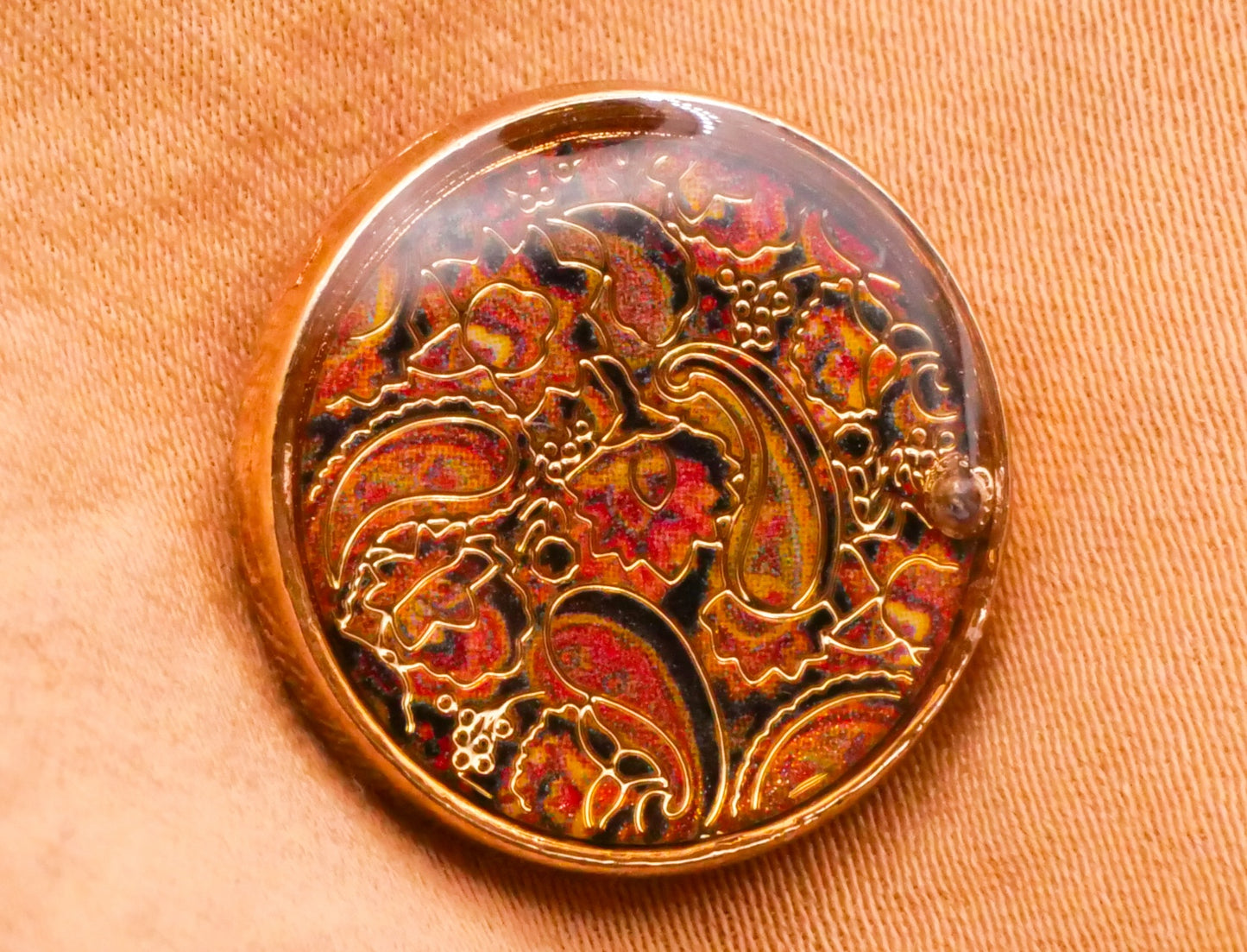 Paisley Red Pattern Resin Gold Metal Button 18mm